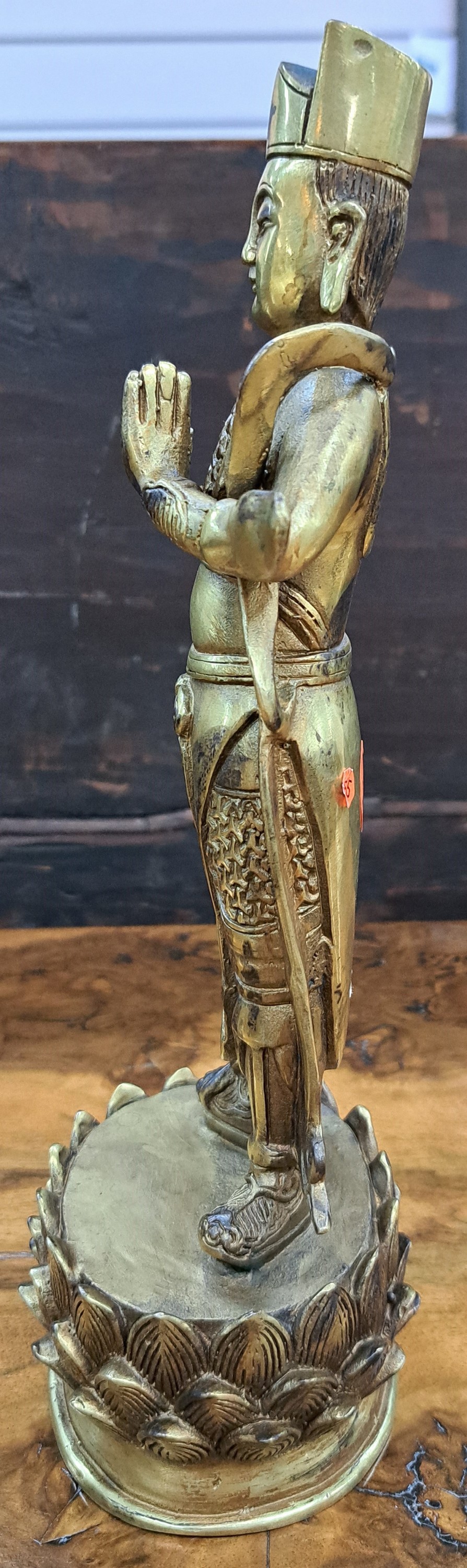 Detail f: Bronzefigur/Kriegsgott, China, Ende 20. Jh., Bronze, vergoldet, auf Lotussockel stehend, H. ca. 28 cm, ca. 1.2 kg