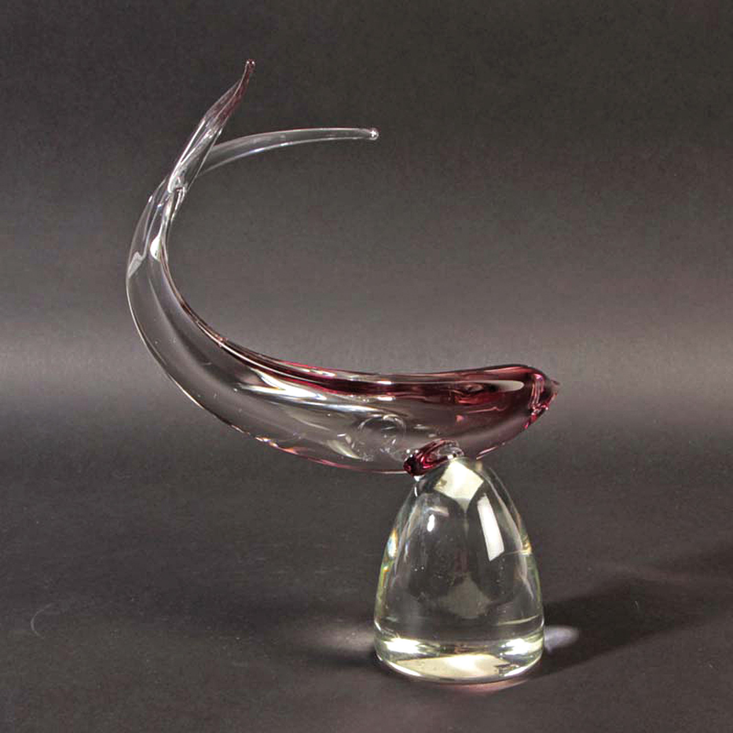 Detail i: Drei Glasskulpturen Fische, Alfredo Barbini, Murano, farbloses Glas, partiell farbig getönt, je am Boden signiert, H. ca. 28 cm; Provenienz: ...