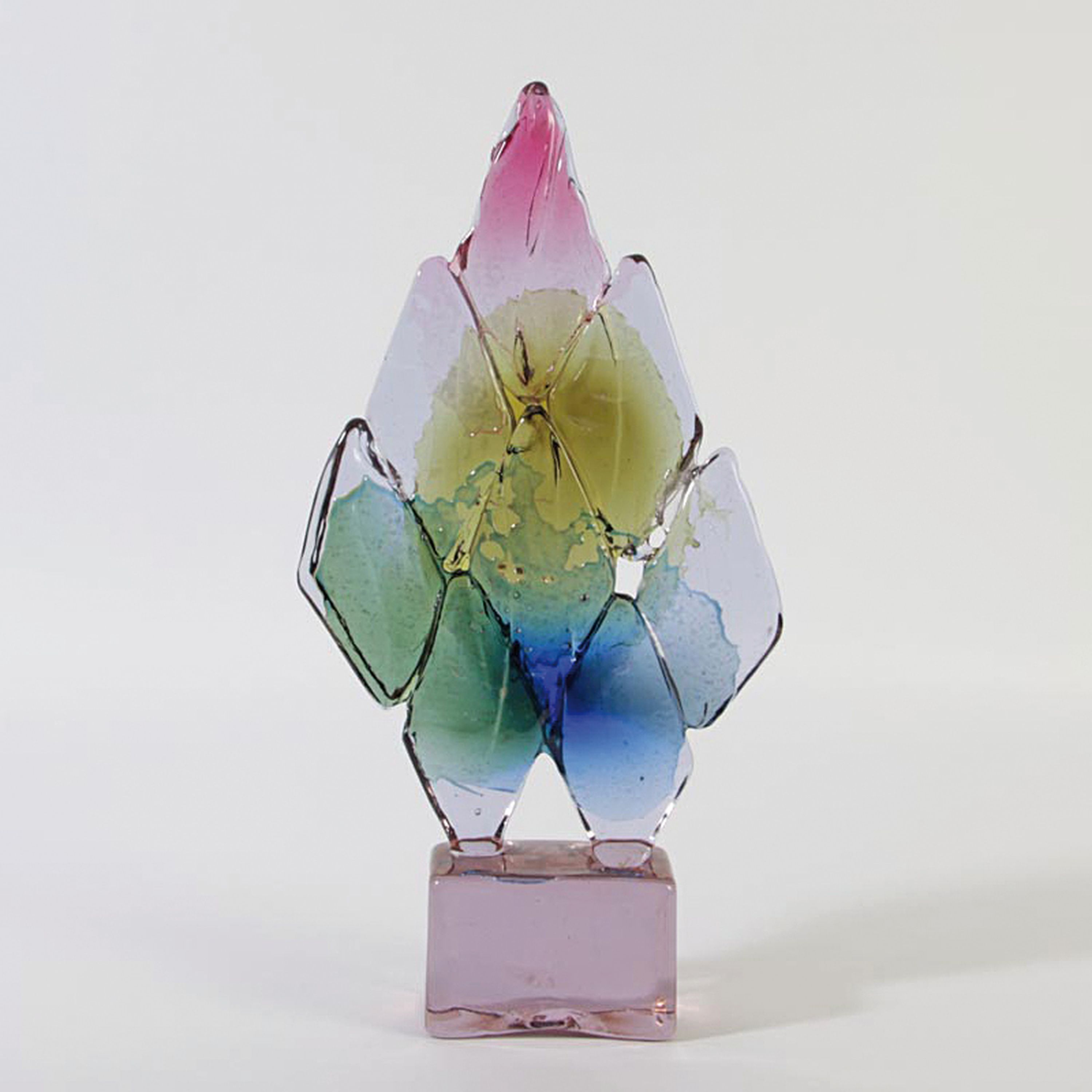 Detail d: Glasskulptur, Ermanno Nason für Cenedese, Murano, Unikat, Neodymium-Glas, aus Rhomben zusammengesetzte aufrechte Form, farbige Aufschmelzungen, ...