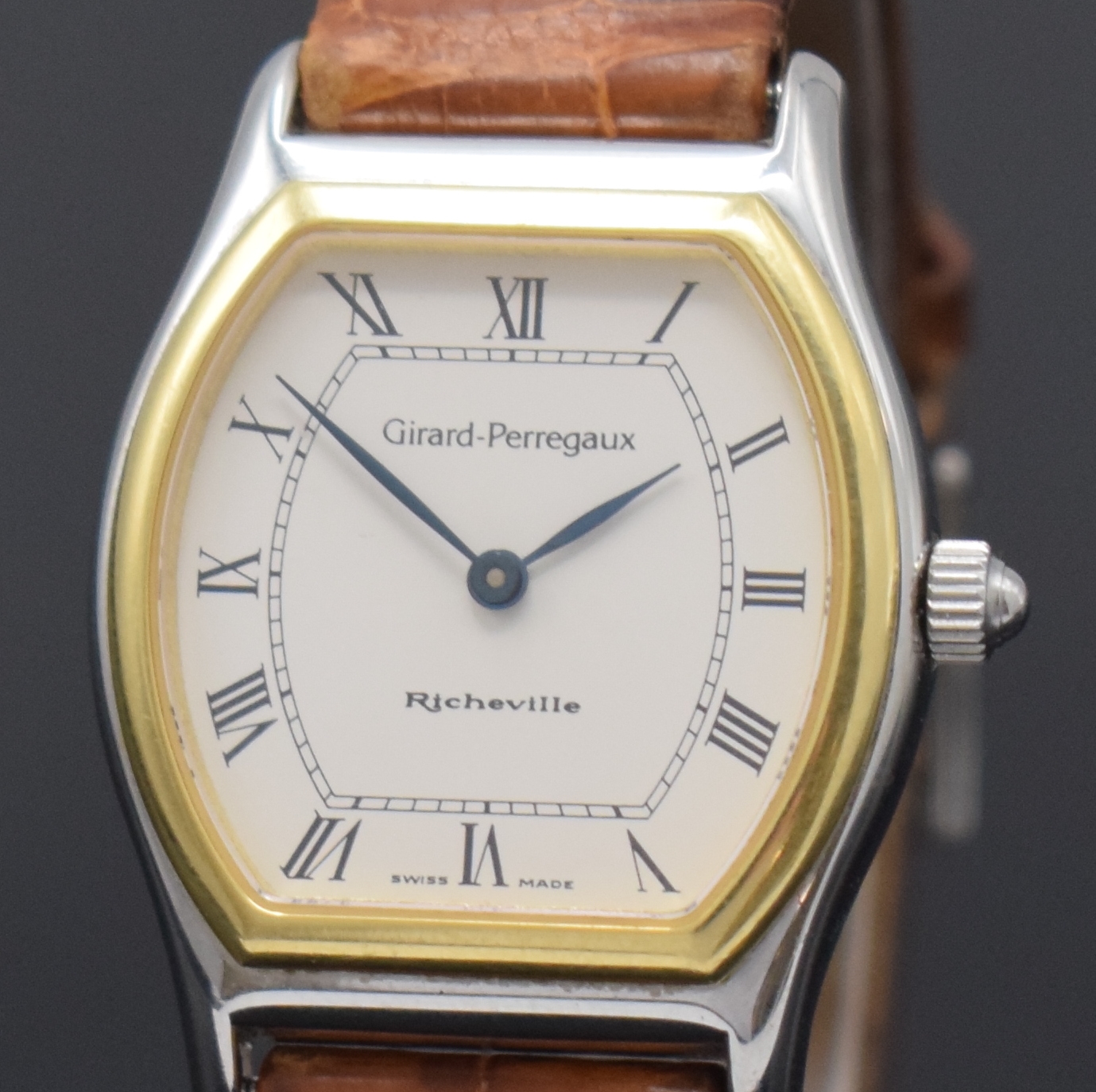 Detail a: GIRARD-PERREGAUX Richeville Damenarmbanduhr Referenz 2602, Schweiz um 1995, Automatik, tonneauförmiges Geh. in Edelstahl/Gold komb. inkl. orig. ...