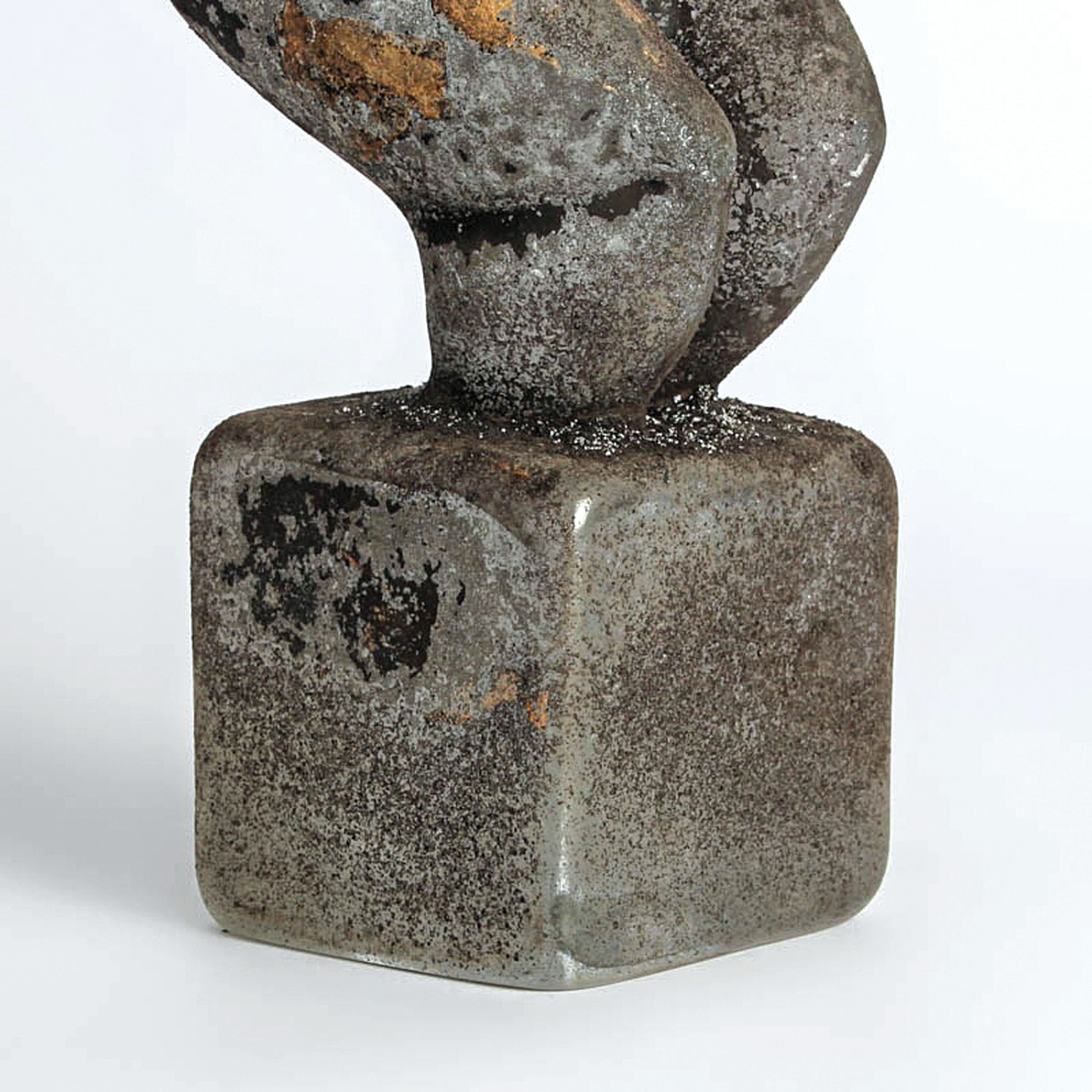 Detail b: Vetro a scavo-Glasskulptur Torso, Ermanno Nason für Cenedese, Murano, Glas, graue Patina in vetro a scavo-Technik, H. 37 cm