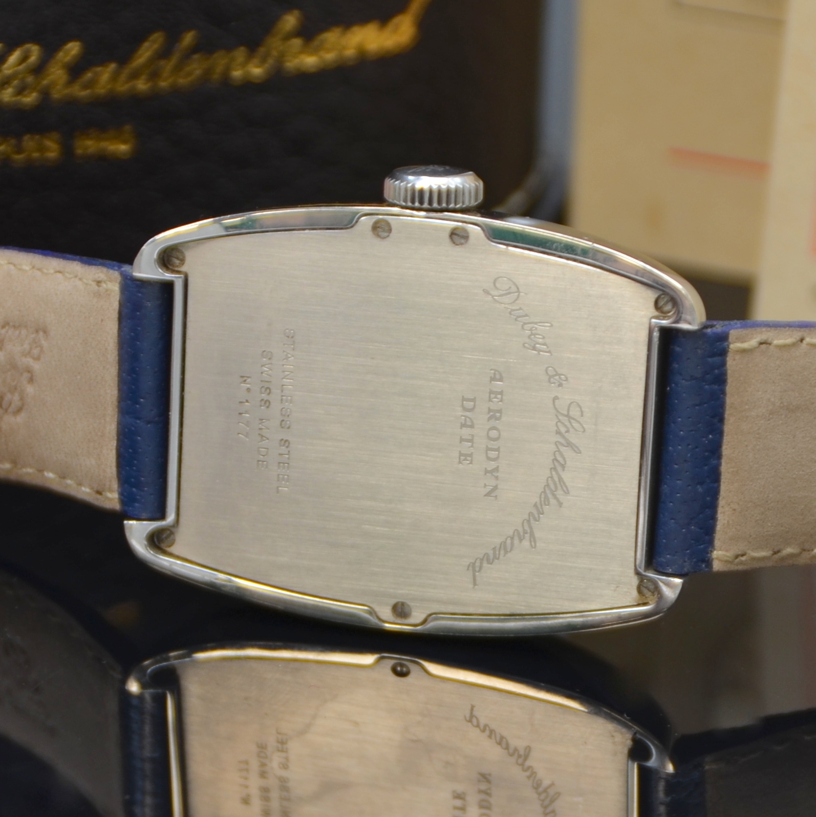 Detail d: DUBEY & SCHALDENBRAND Aerodyn Date Herrenarmbanduhr in Stahl, Schweiz um 2002, Automatik, Boden 7-fach verschr., Lederband m. orig. Dornschl., silb. ...