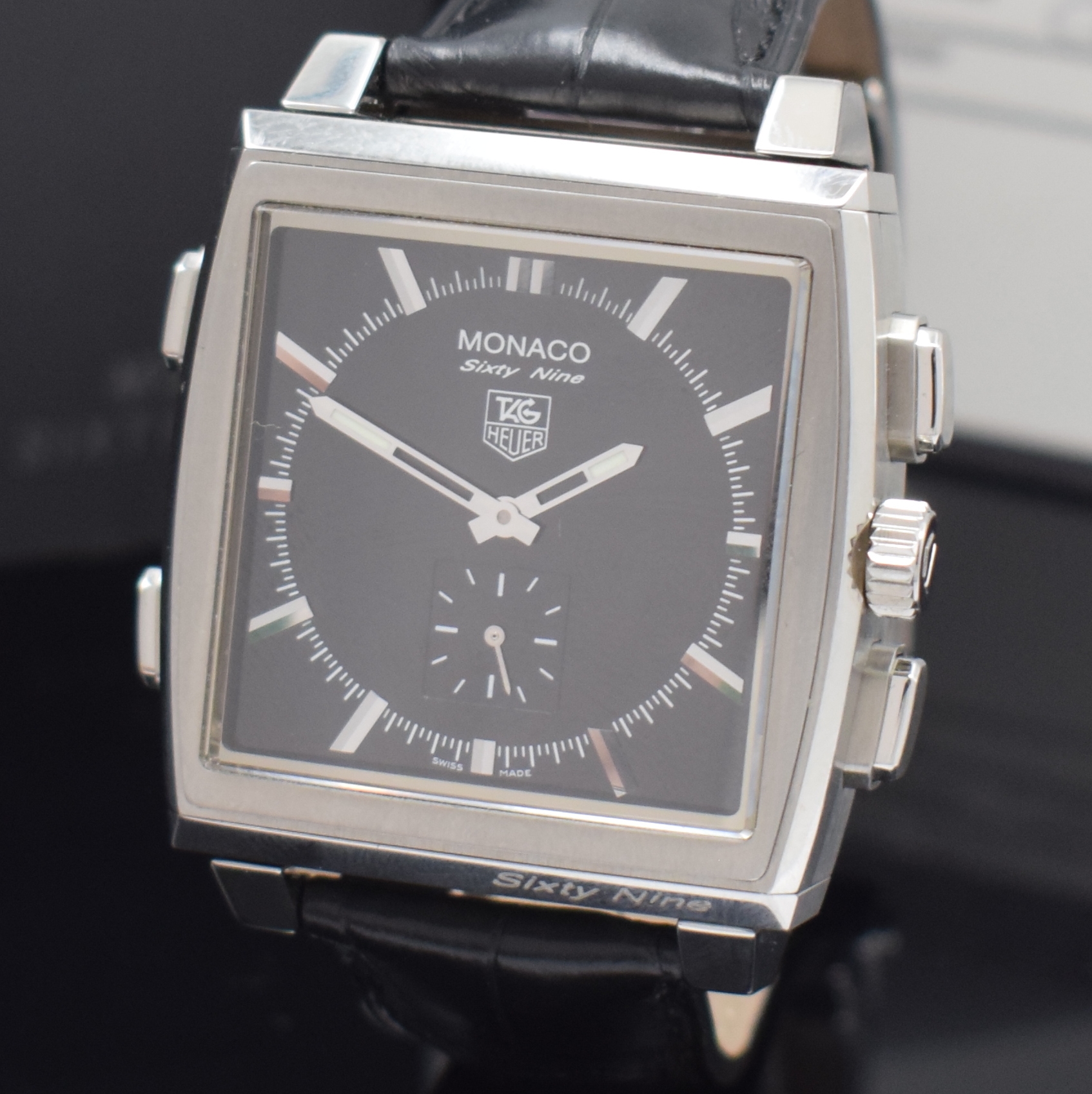 Detail a: TAG HEUER Monaco Sixty Nine Armbandchronograph mit 2 Werken Referenz CW9110-0, Handaufzug, Edelstahl Wendegeh., orig. Lederband m. Faltschl., ...