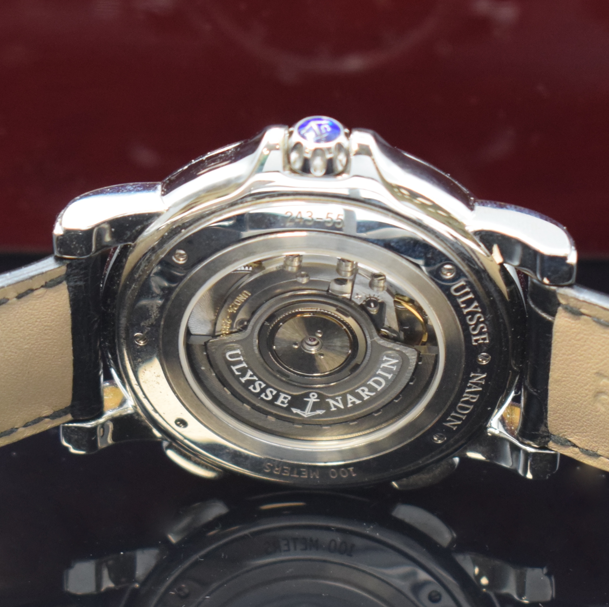 Detail e: ULYSSE NARDIN Dual Time Herrenarmbanduhr Referenz 243-55, Schweiz um 2015, Automatik, beids. vergl. Edelstahlgeh., Boden 6-fach verschr., Krone ...