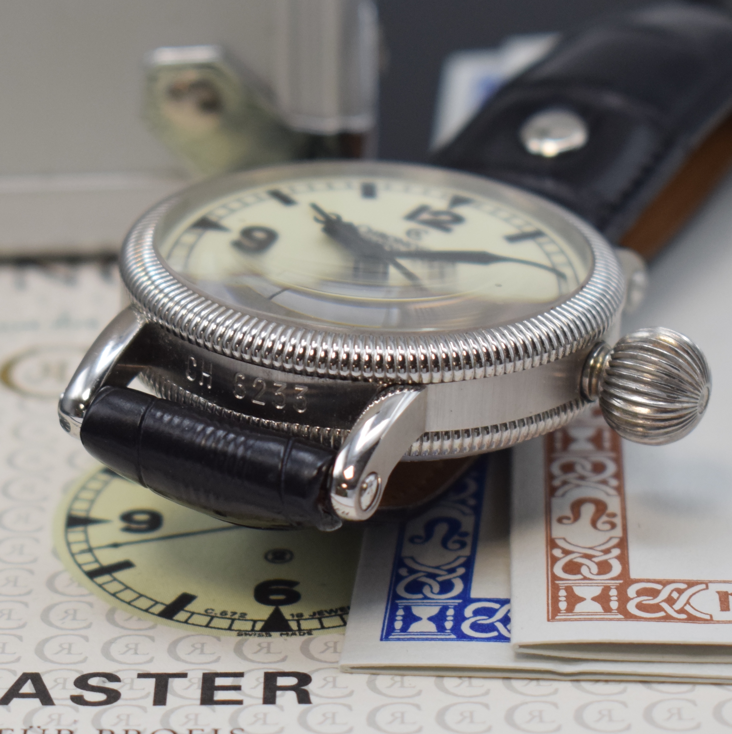 Detail e: CHRONOSWISS Timemaster Herrenarmbanduhr Referenz CH6233 in Stahl, Schweiz um 2002, Handaufzug, beids. vergl. Geh. m. drehbarer Riffel-Lünette, Boden ...
