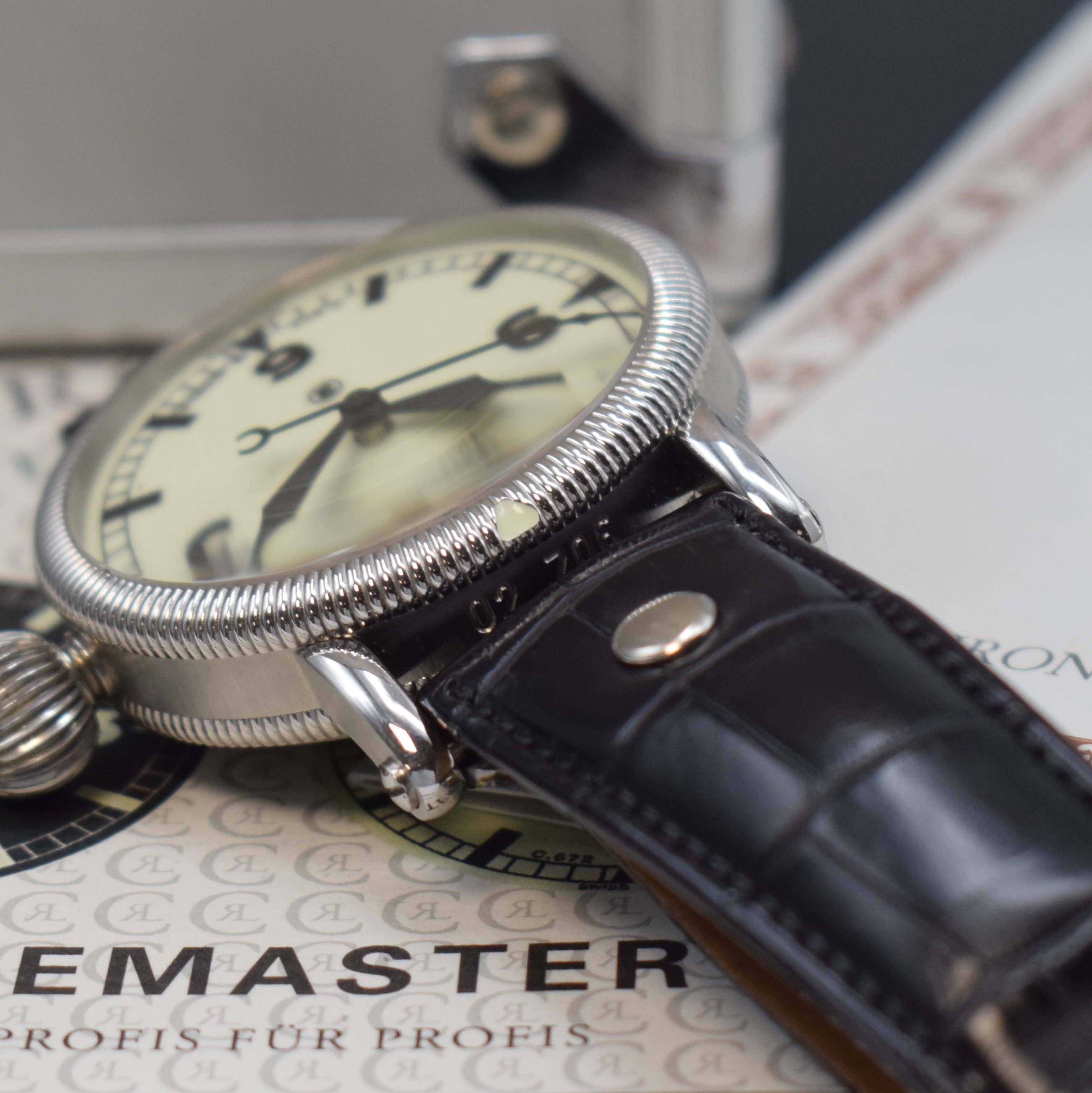 Detail f: CHRONOSWISS Timemaster Herrenarmbanduhr Referenz CH6233 in Stahl, Schweiz um 2002, Handaufzug, beids. vergl. Geh. m. drehbarer Riffel-Lünette, Boden ...