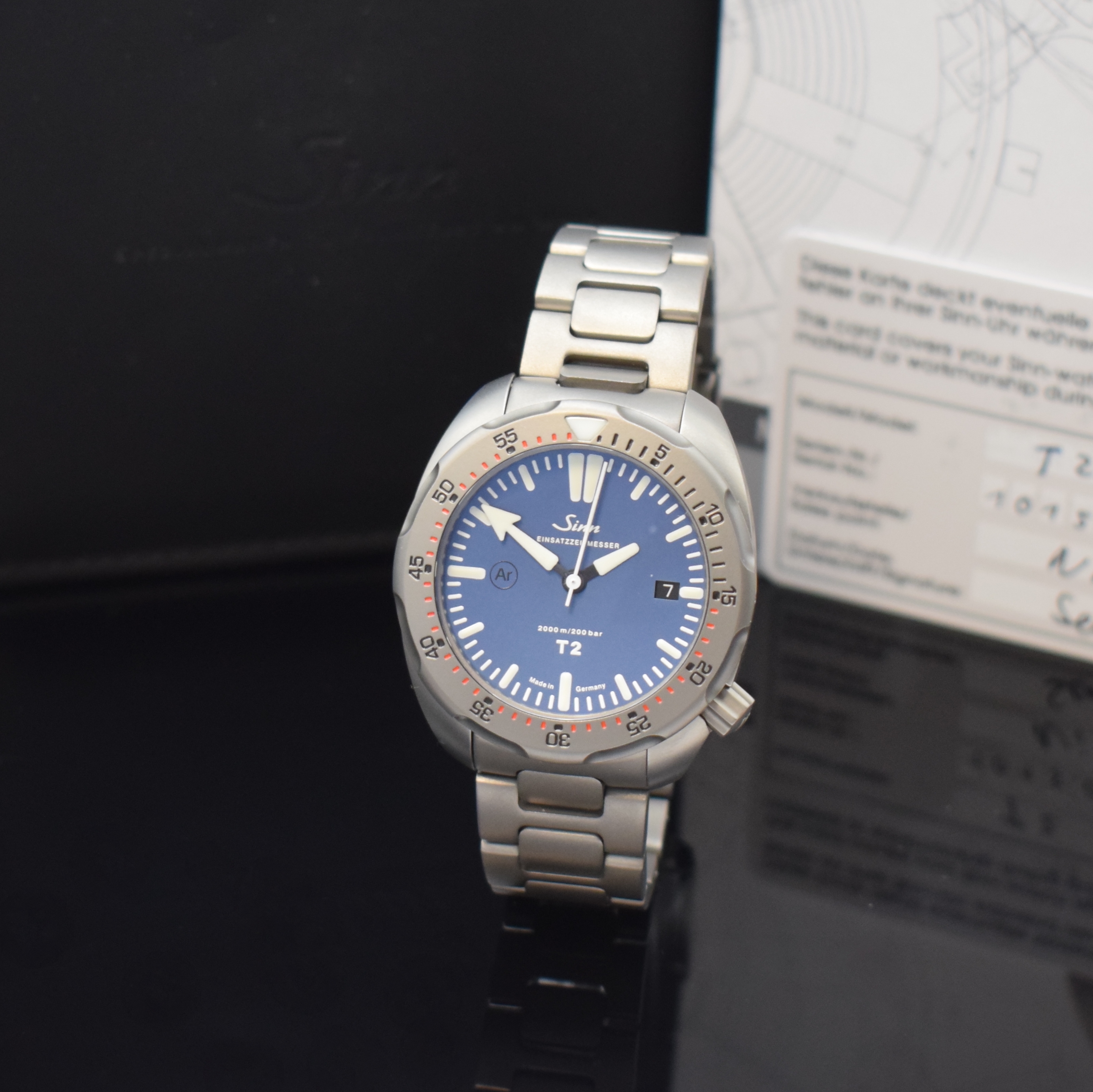 SINN T2 Herrenarmbanduhr Einsatzzeitmesser, Deutschland verk. lt. beil. Pap. 2015, Automatik, Titangeh. inkl. orig. Titanband m. Faltschl., Boden u. ...