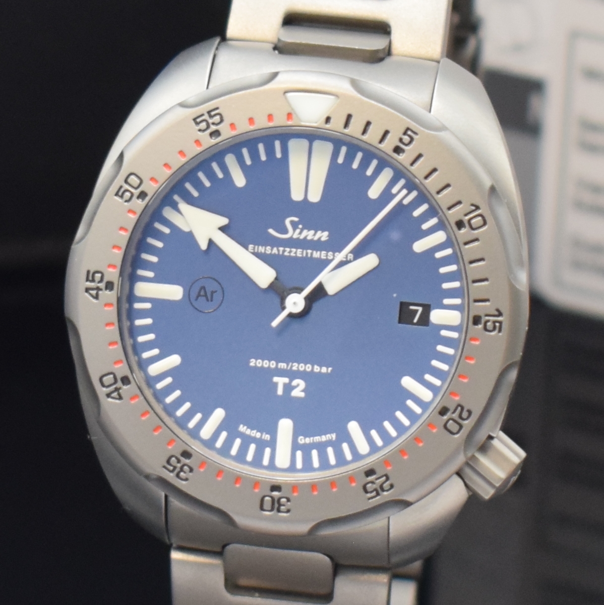 Detail a: SINN T2 Herrenarmbanduhr Einsatzzeitmesser, Deutschland verk. lt. beil. Pap. 2015, Automatik, Titangeh. inkl. orig. Titanband m. Faltschl., Boden u. ...
