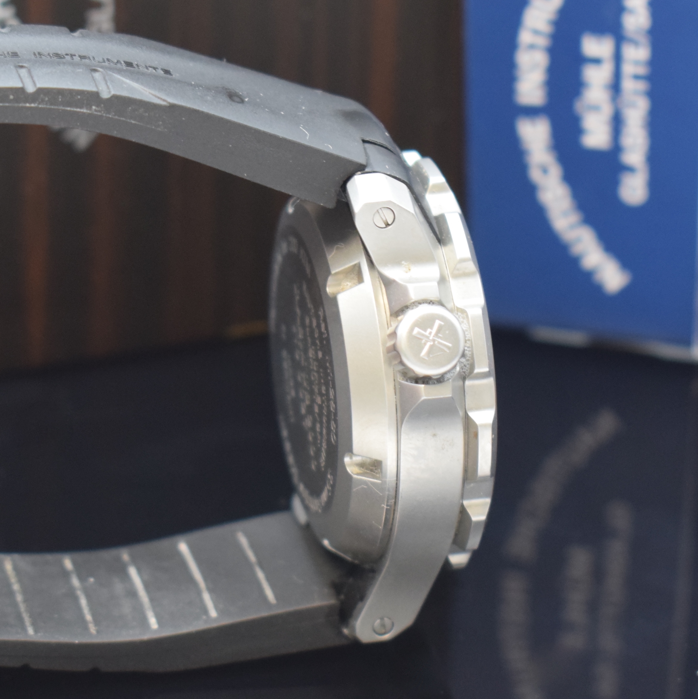 Detail c: NAUTISCHE INSTRUMENTE MÜHLE GLASHÜTTE Herrenarmbanduhr Rasmus 2000 Referenz M1-28-80, Automatik, Edelstahlgeh. inkl. orig. Kautschukband m. ...