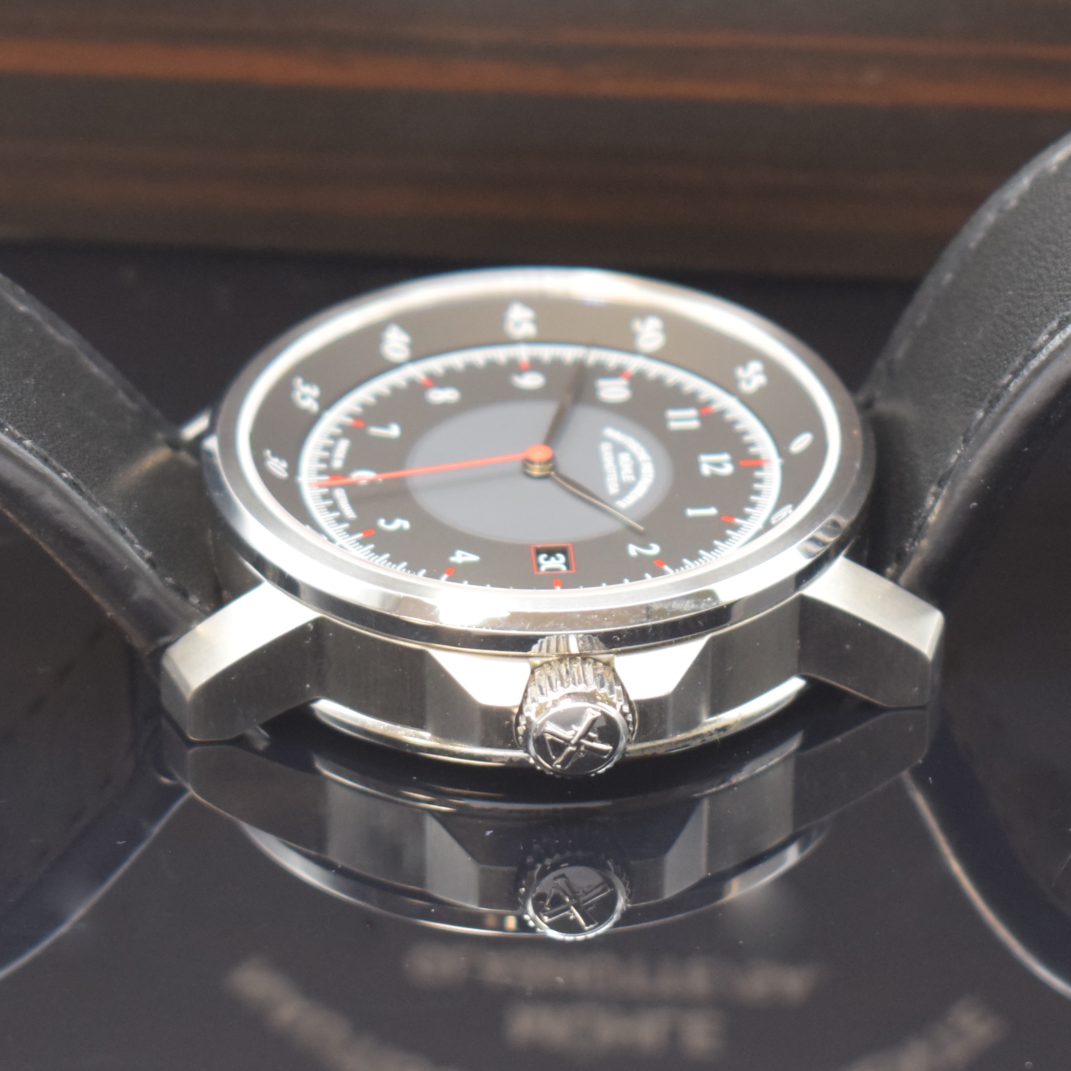 Detail c: NAUTISCHE INSTRUMENTE MÜHLE GLASHÜTTE Herrenarmbanduhr M29 Classic Referenz M1-25-50, Deutschland um 2010, Automatik, beids. vergl. Edelstahlgeh. ...