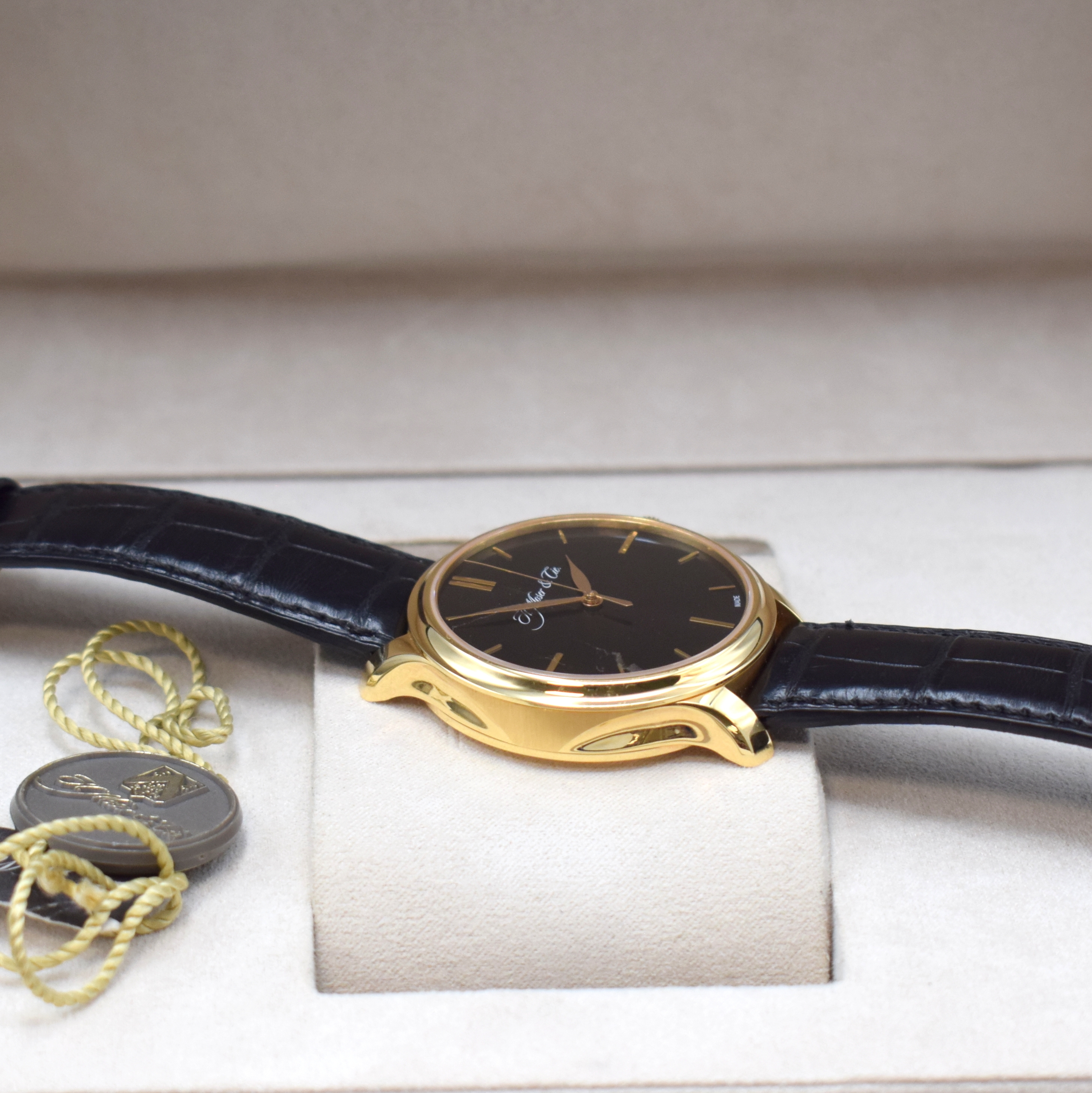 Detail f: HENRY MOSER & Cie. Endeavour Centre Seconds nahezu neuwertige Armbanduhr Referenz 134- 0102, Handaufzug, Schweiz um 2020, beids. vergl. Rosegold ...