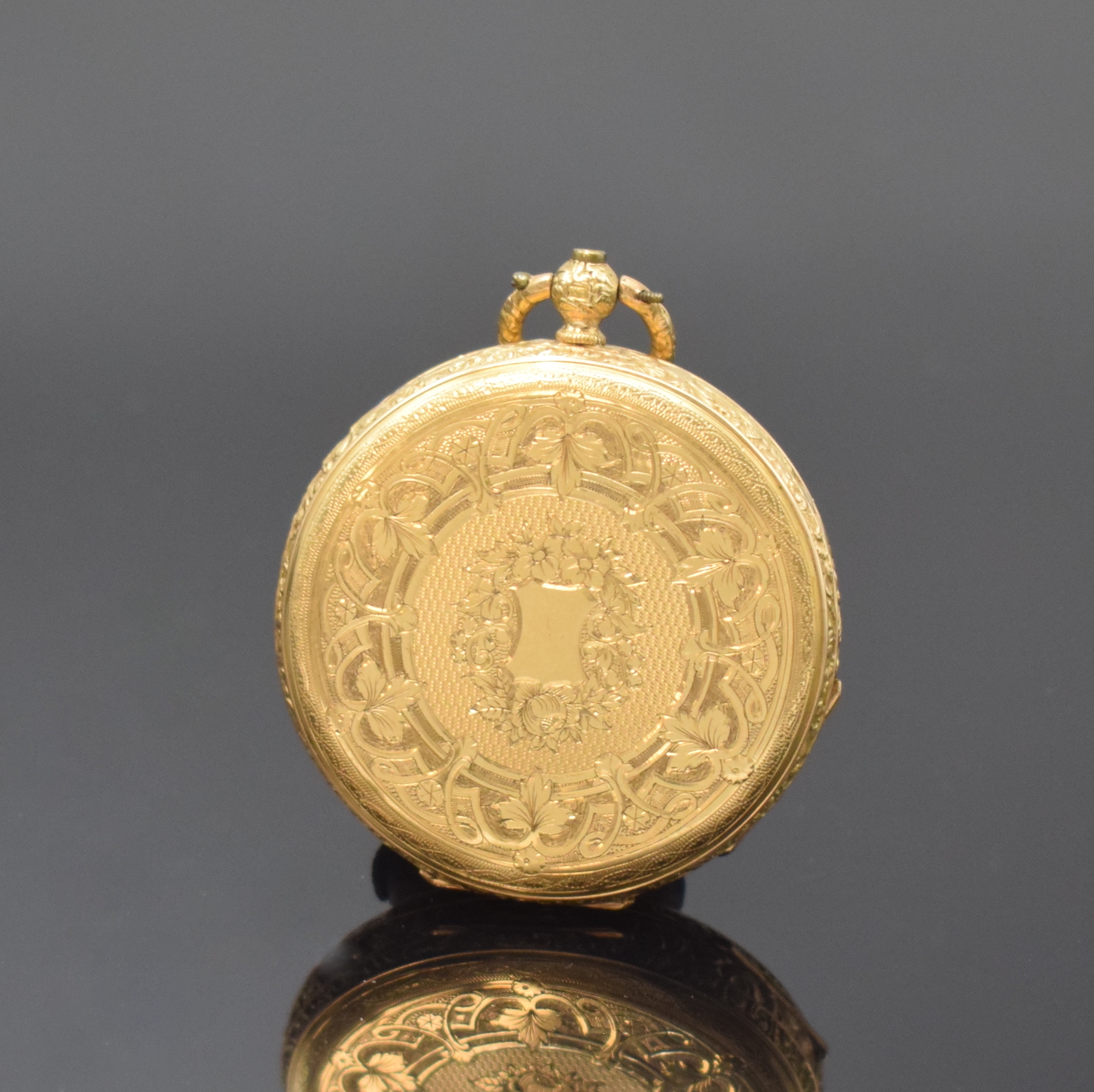 Detail a: C. LANNIER Zylindertaschenuhr in GG 750/000, Schweiz um 1890, Schlüsselaufzug, gold. Zifferbl. im Zentrum guill., gebl. Zeiger, Boden ...