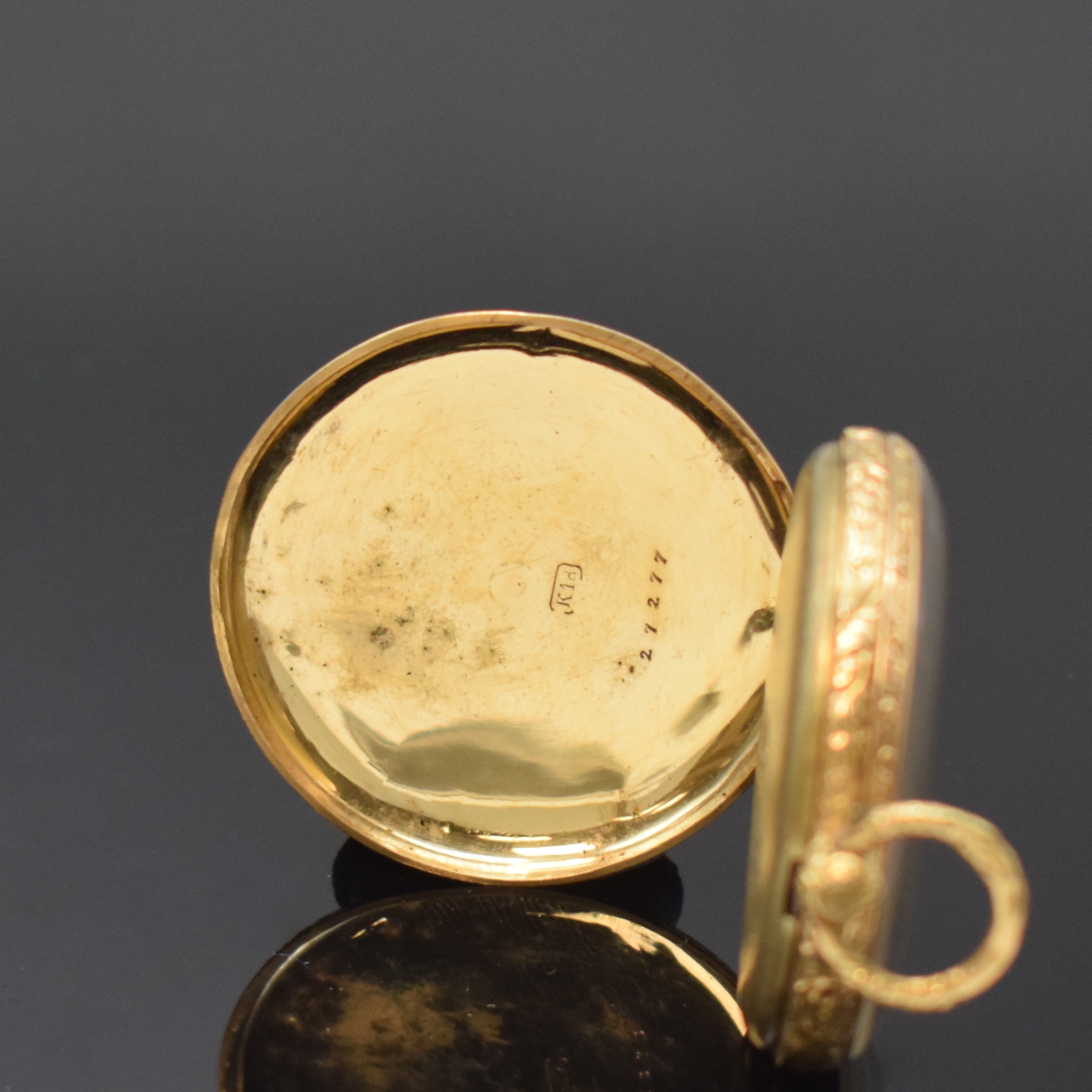 Detail b: C. LANNIER Zylindertaschenuhr in GG 750/000, Schweiz um 1890, Schlüsselaufzug, gold. Zifferbl. im Zentrum guill., gebl. Zeiger, Boden ...