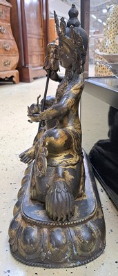 26906511e - Große Altarbronze, Gottheit Vaishravana mit Mungo, Nepal, wohl um 1900, Gott des ...