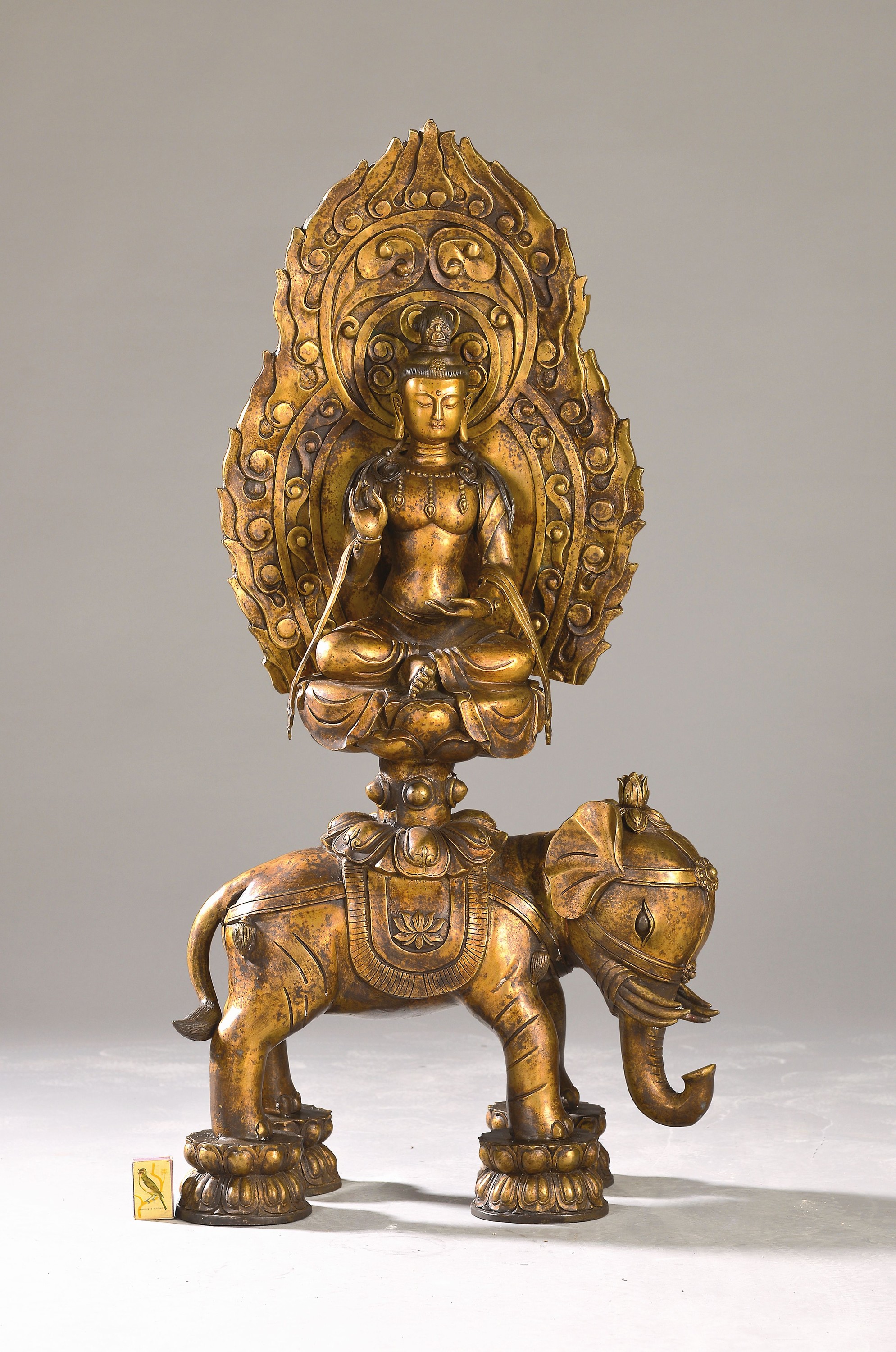 Großer Bodhisattva-Samantabhadra, China, 20. Jh., "Der allumfassende Gute", auf einem Elefanten reitend, Bronze, z.T. vergoldet, H. ca. ...