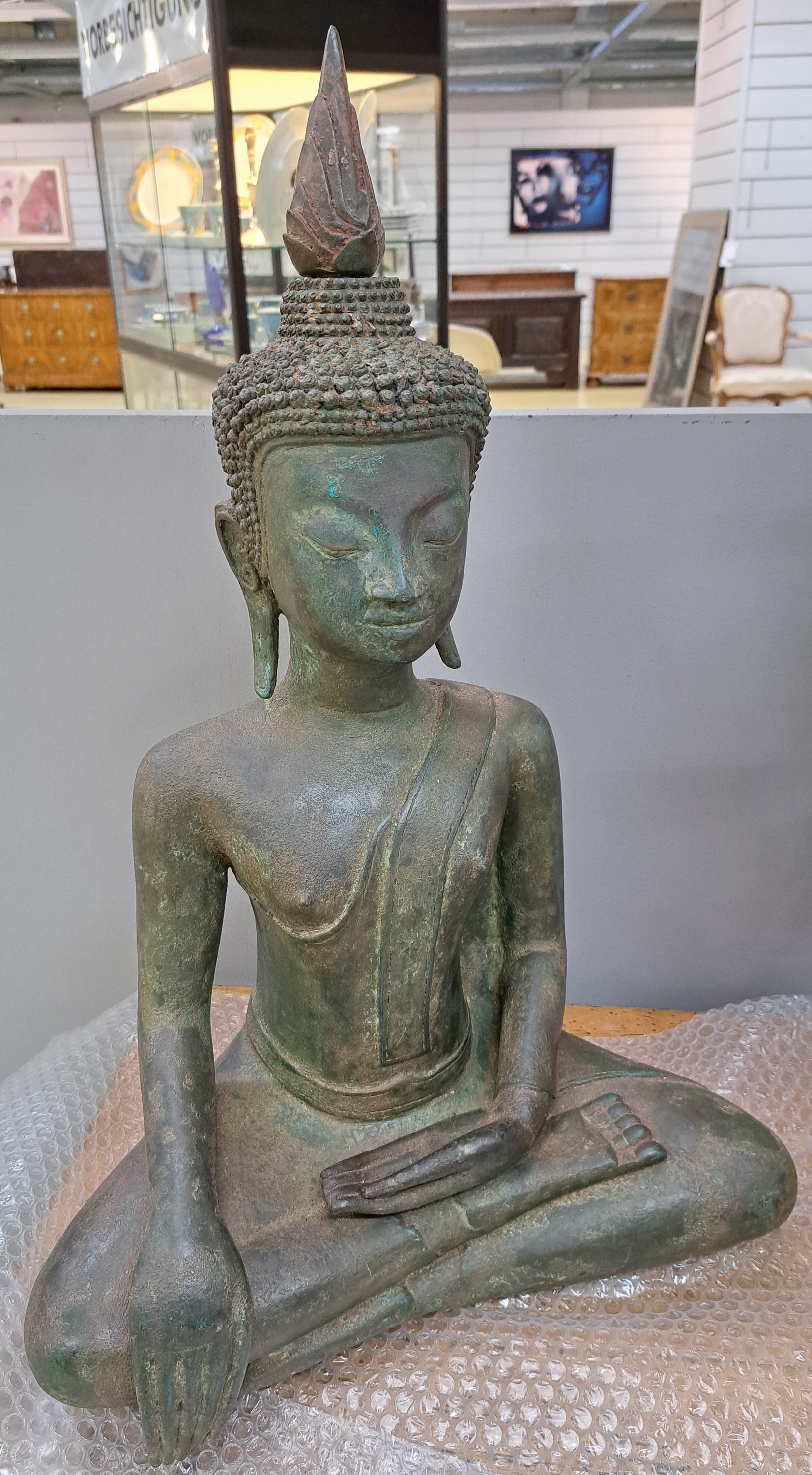 Detail a: Großer Buddha, Laos, 20. Jh., Bronze, H.ca. 46 cm, ohne Sockel