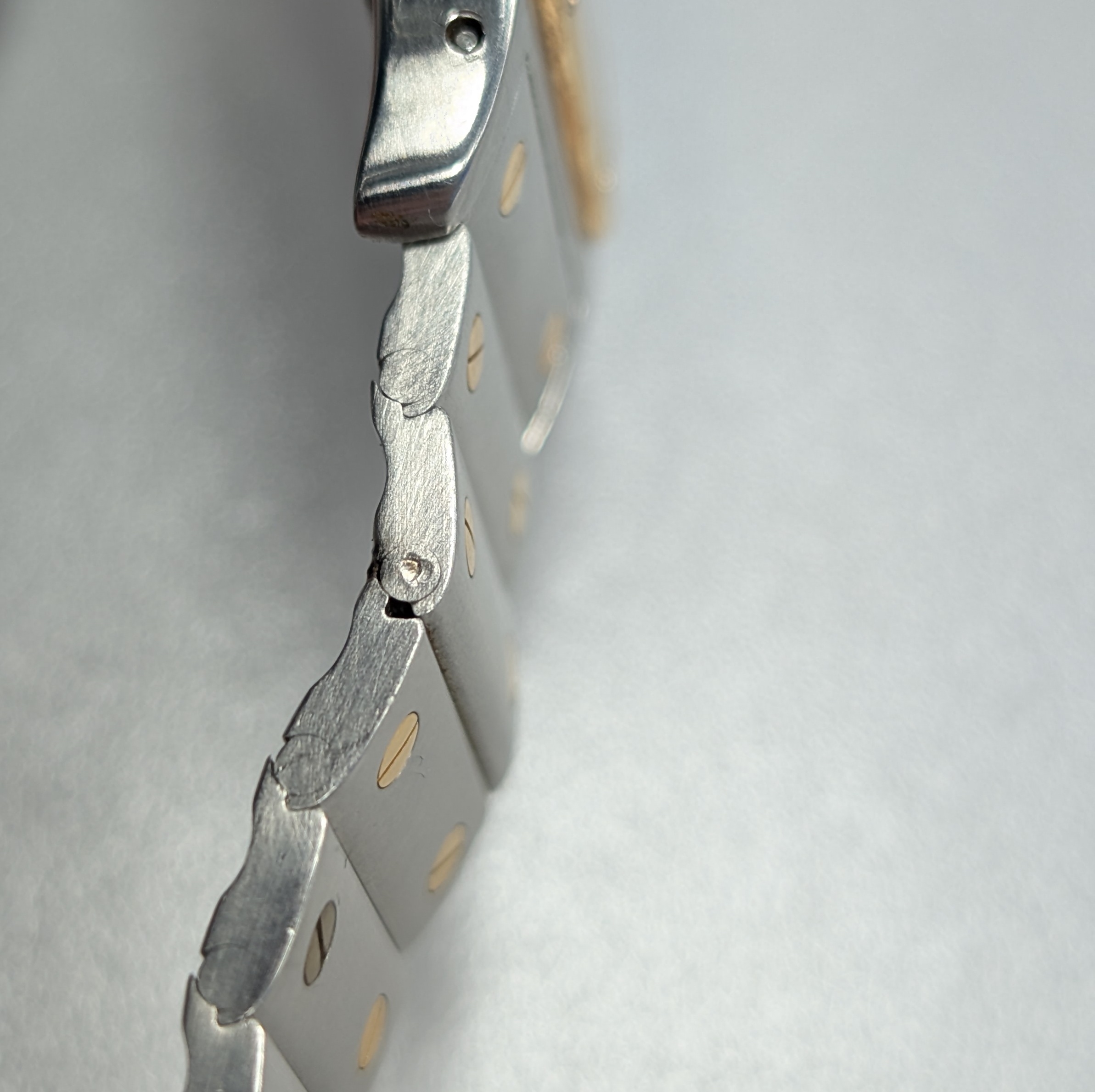 Detail f: CARTIER Armbanduhr Santos Galbee Referenz 187901, Schweiz um 1995, quarz, Edelstahl/Gold kombiniert inkl. Gliederband m. Faltschl., Schmuckkrone, ...