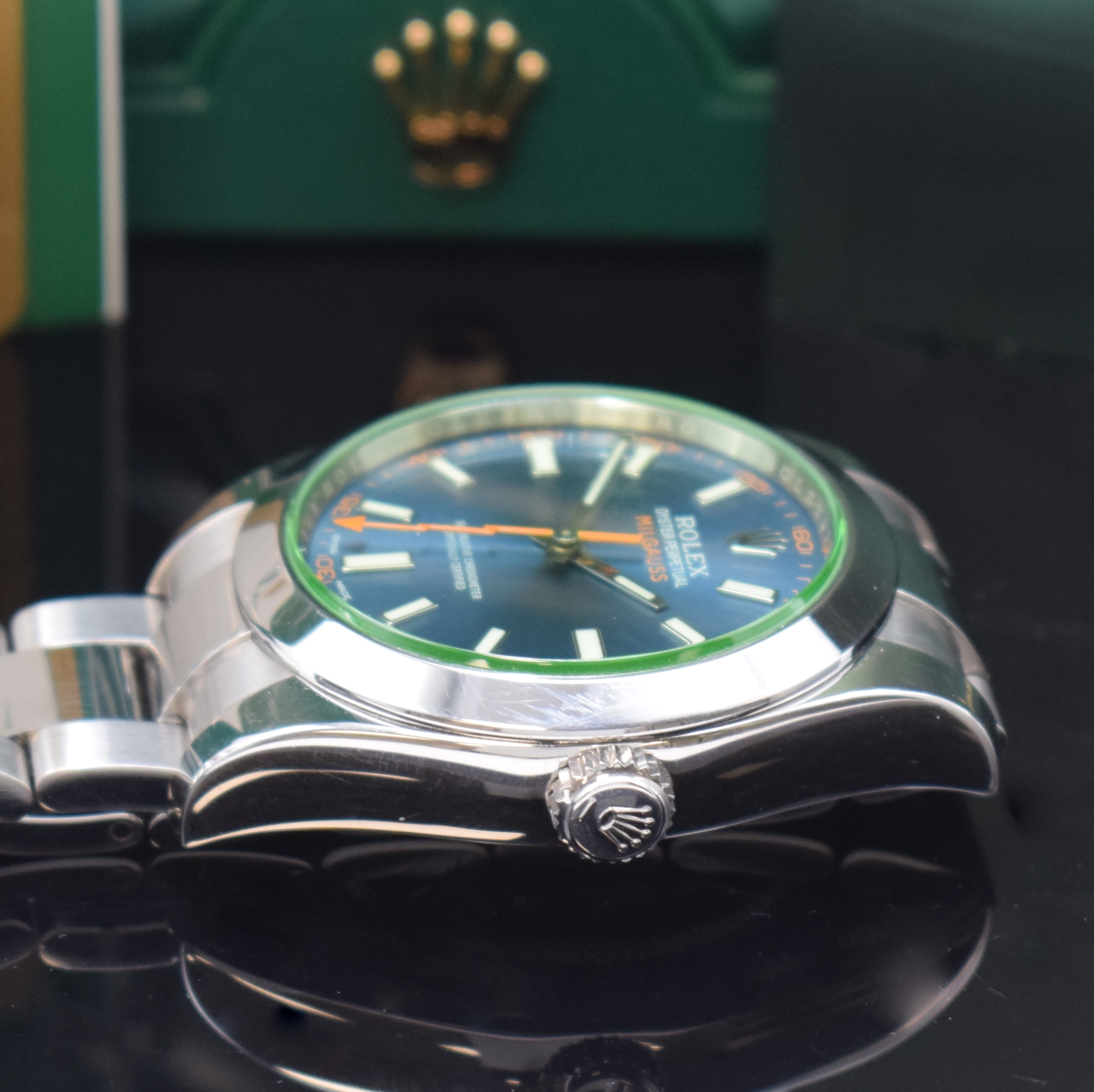 Detail d: ROLEX Herrenarmbanduhr Oyster Perpetual Milgauss Referenz 116400GV, Automatik, LC 200, Chronometer der Superlative in Edelstahl inkl. Oysterband m. ...