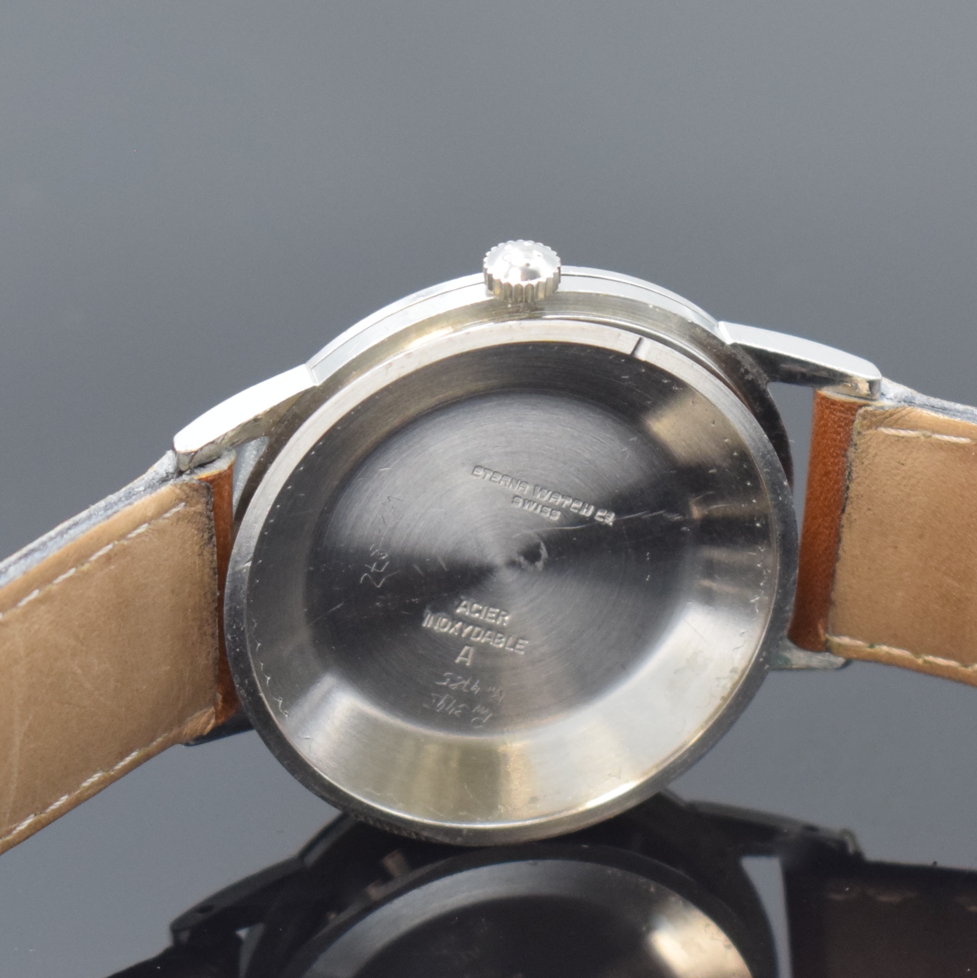 Detail j: ETERNA-MATIC 2 Armbanduhren in GG 585/000 und Stahl, Schweiz um 1955, Böden aufgedr., 1 x gold. Zifferbl. altersbed. pat. und 1 x silb. Zifferbl., ...