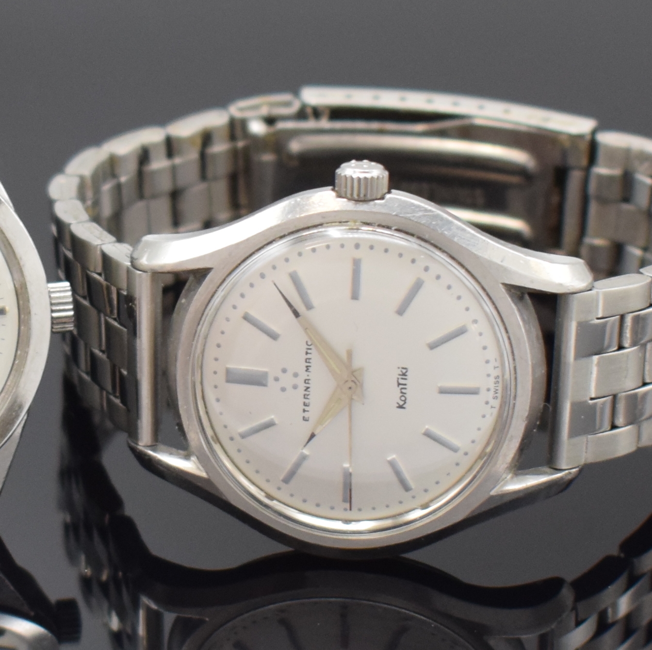 Detail b: 2 ETERNA Herrenarmbanduhren Kontiki und Kontiki 10, Schweiz 1950/60er Jahre, beide Edelstahl m. verschr. Böden, 1 x Automatik, Zifferblatt rest., ...