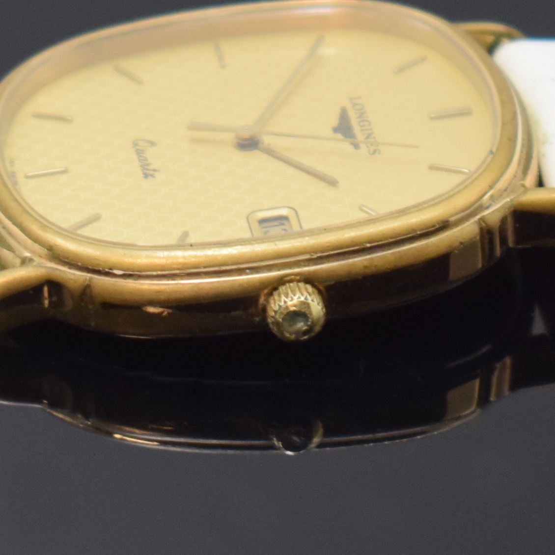Detail c: LONGINES Les Grandes Classiques Armbanduhr, Schweiz um 1990, quarz, verg. Gehäuse, Edelstahlboden aufgedr., verg. Zifferbl. m. aufges. gold. ...