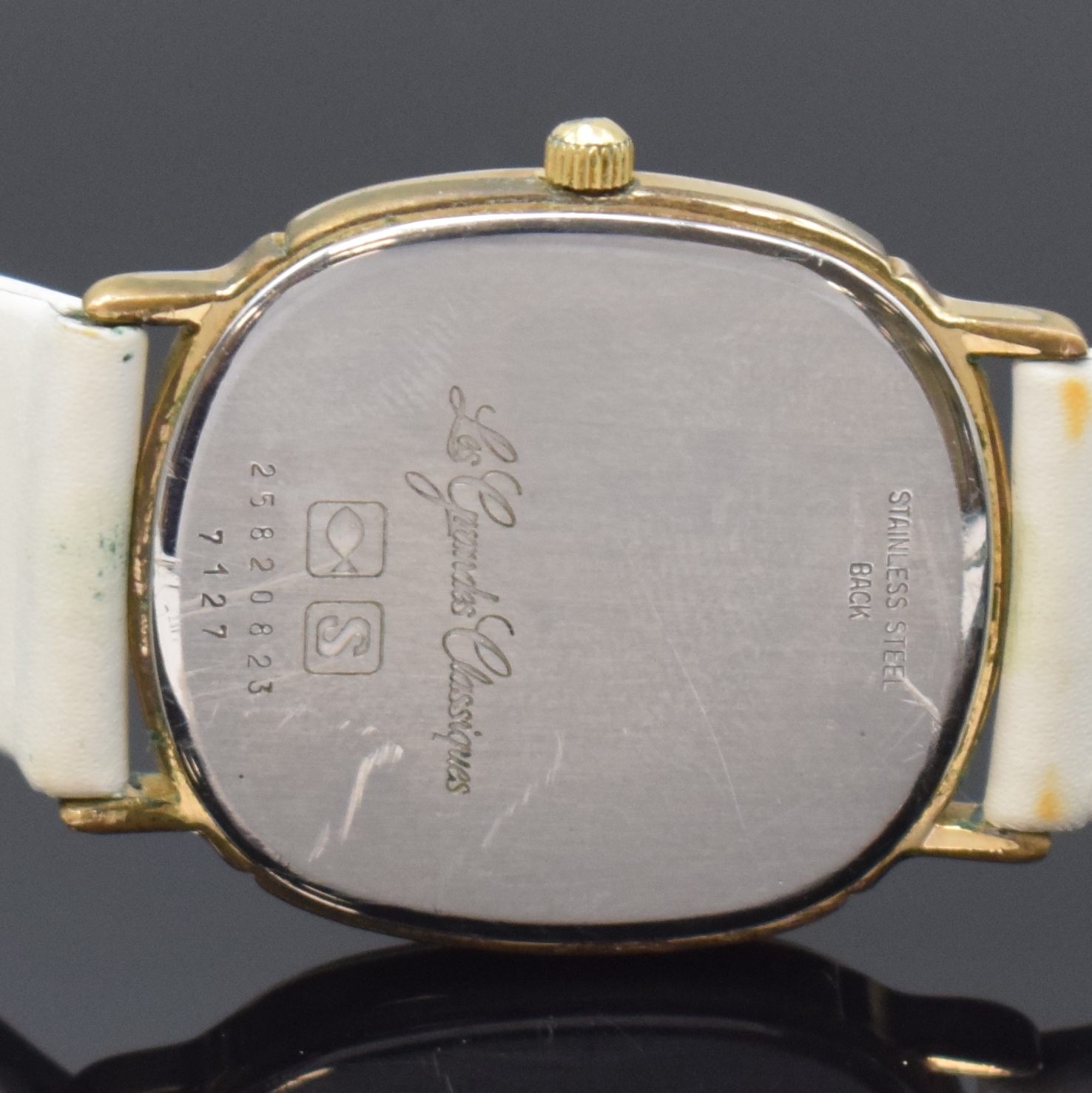 Detail d: LONGINES Les Grandes Classiques Armbanduhr, Schweiz um 1990, quarz, verg. Gehäuse, Edelstahlboden aufgedr., verg. Zifferbl. m. aufges. gold. ...