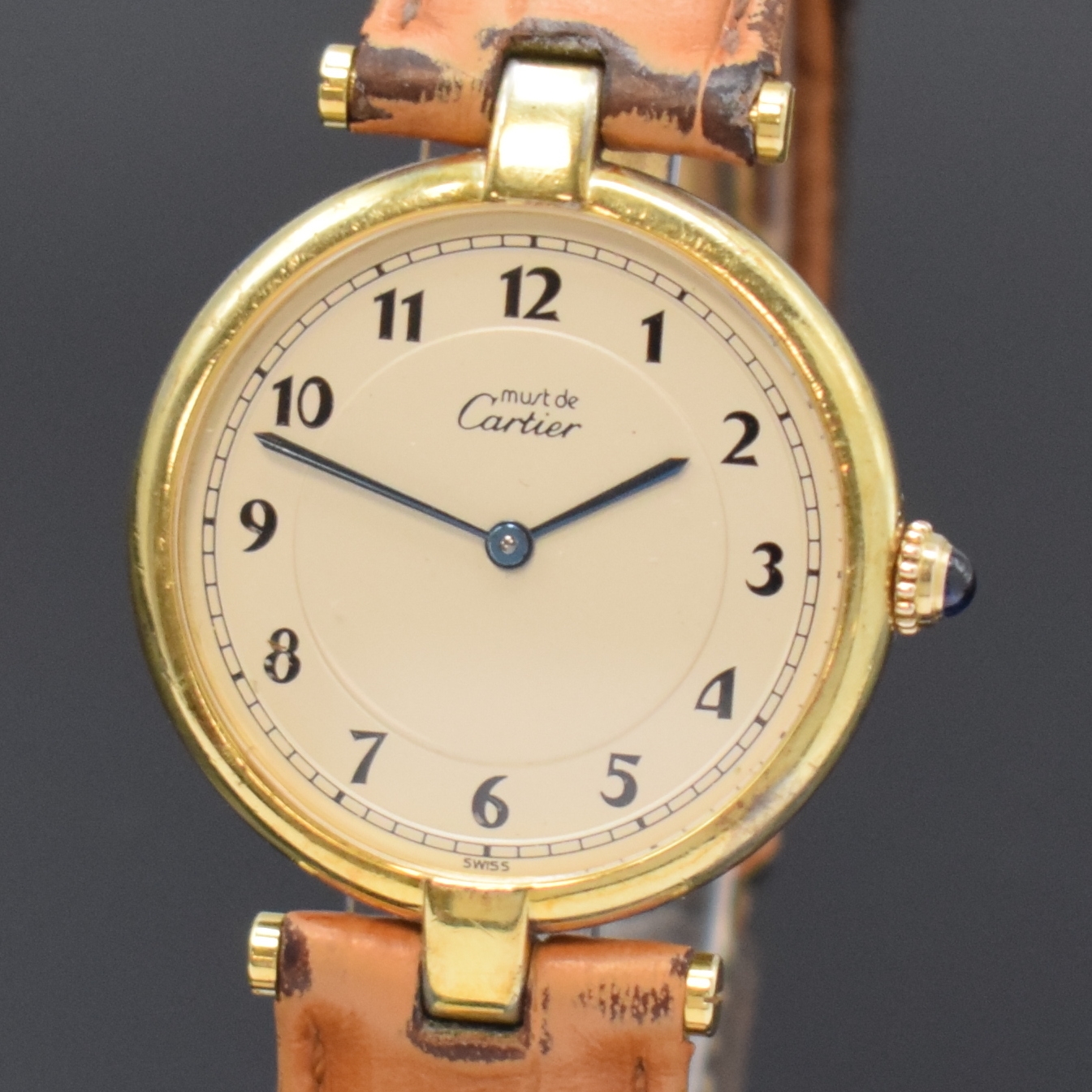 Detail a: CARTIER Vermeil Damenarmbanduhr Referenz 1861, Schweiz um 1990, quarz, verg. 925er Silbergeh. inkl. Lederband (zu ern.) mit orig. Faltschl., Boden ...