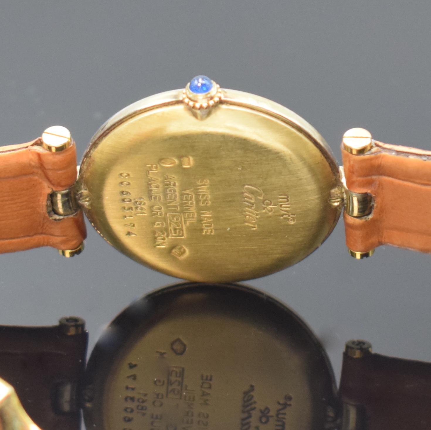 Detail d: CARTIER Vermeil Damenarmbanduhr Referenz 1861, Schweiz um 1990, quarz, verg. 925er Silbergeh. inkl. Lederband (zu ern.) mit orig. Faltschl., Boden ...