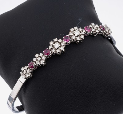 Image 26907363 - 18 kt Gold Rubin Brillant Armband, WG 750/ 000, Backsteinoptik, Mittelteil bes. mit ...