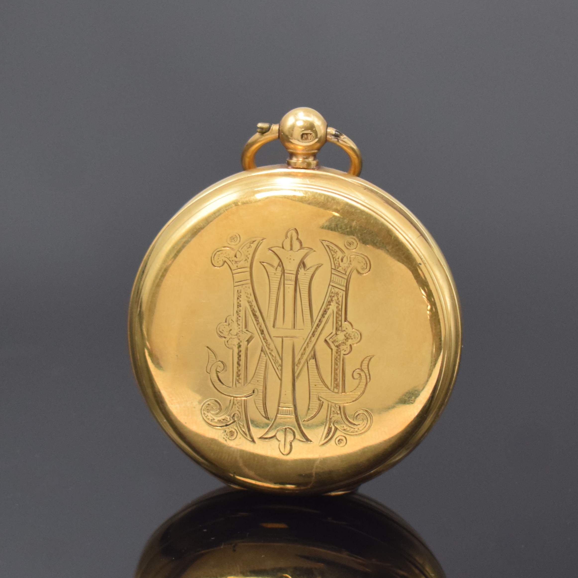Detail a: J. W. BENSON Herrentaschenuhr mit Schlüsselaufzug, England um 1890, GG 750/000 Geh. dell., Boden m. Schmuckmonogramm, Emailzifferblatt m. röm. Std. ...