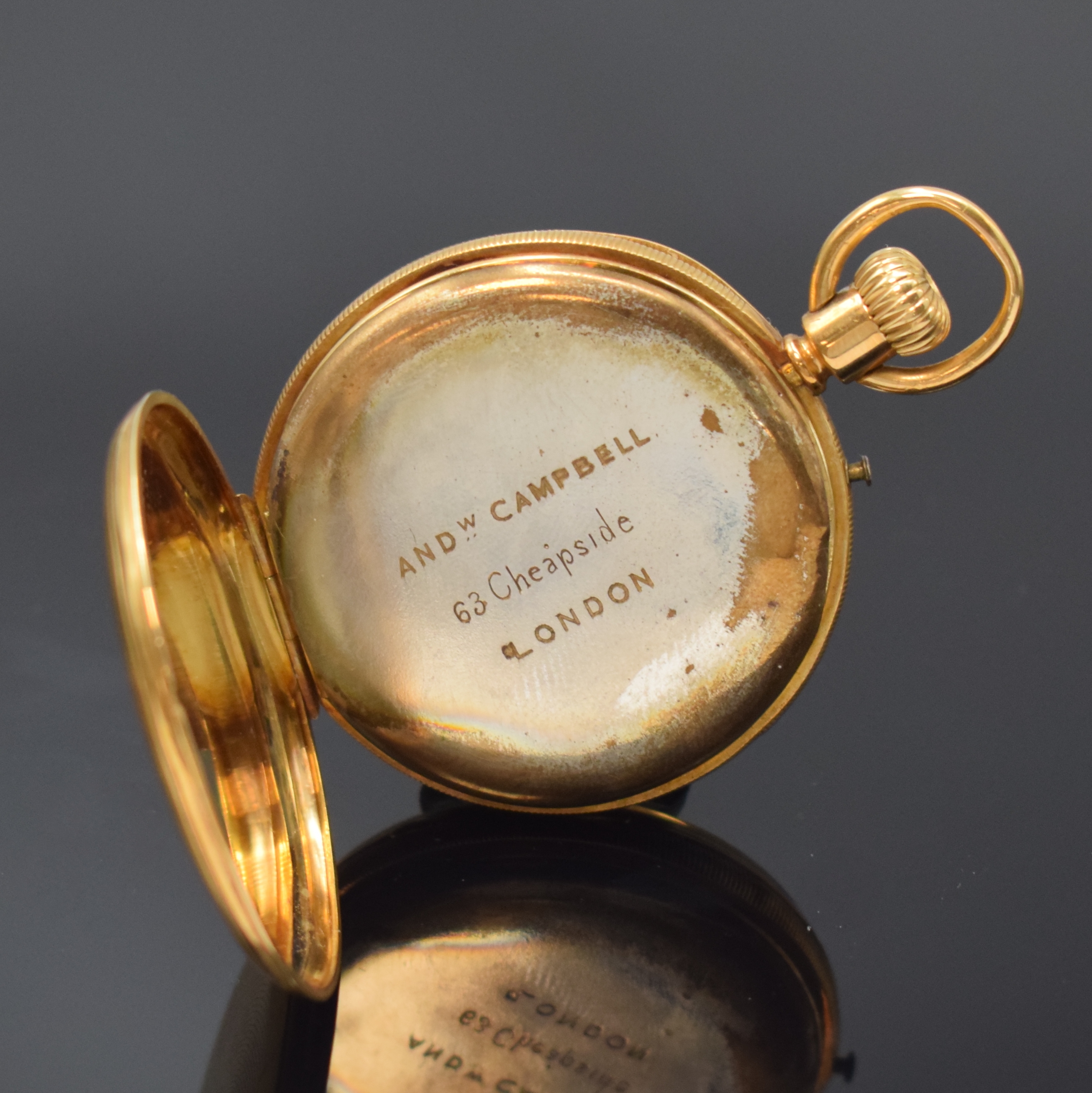 Detail c: Offene Zylindertaschenuhr in GG 750/000, Schweiz / England um 1890, guill. Geh., verg. Cuv. bez. ANDW. Campbell 63 Cheapside London, Emailzifferbl. ...
