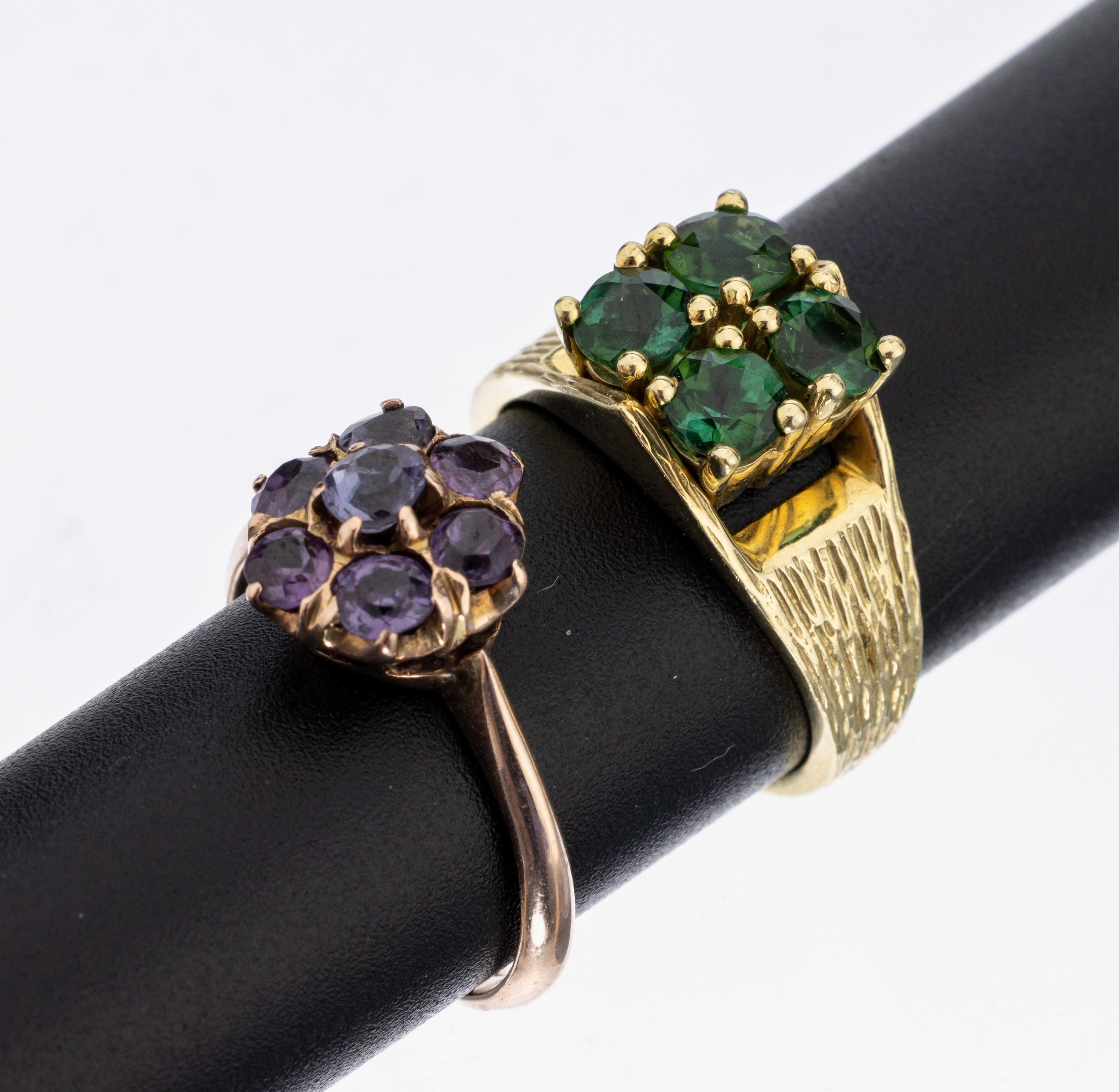 Konvolut 2 Gold Farbstein-Ring, 1x GG 585/000, Ringschultern strukt., 4 rundfacett. Turmaline zus. ca. 2.0 ct, RW 52, 1x RG 333/000 (gepr.), ...