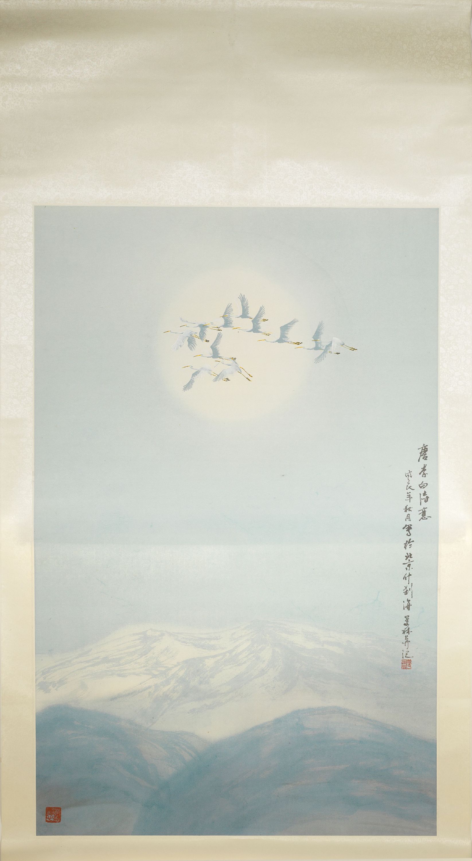 Detail k: Fu Xilin, geb. 1954, 2 Aquarelle als Rollbilder, Landschaften mit Kranichen,