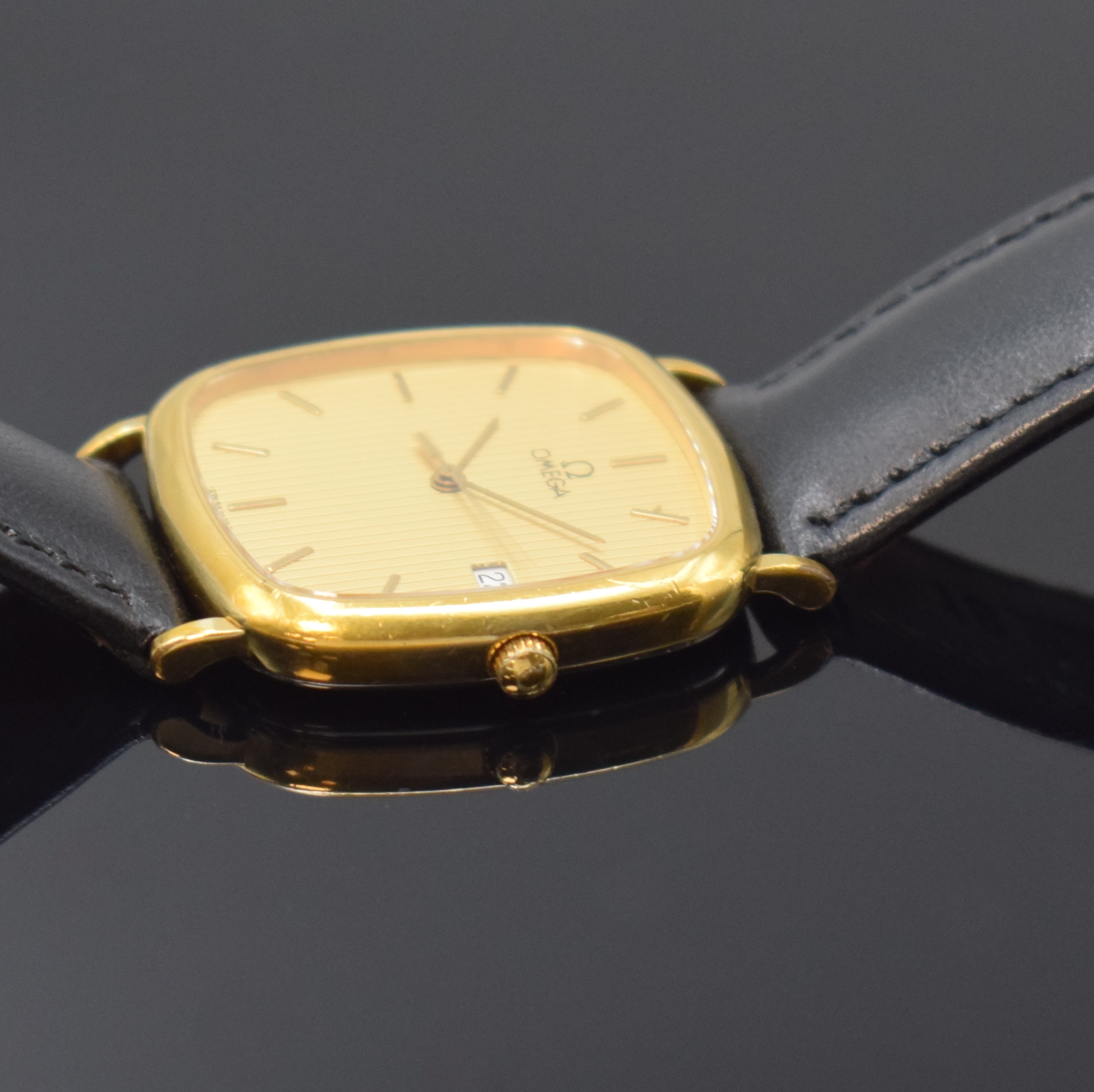 Detail b: OMEGA De Ville vergoldete Armbanduhr Referenz 196.0317.1, Schweiz um 1975, quarz, Boden aufgedr., gold. Zifferbl. m. gold. Std.-Ind. u. Zeigern, ...