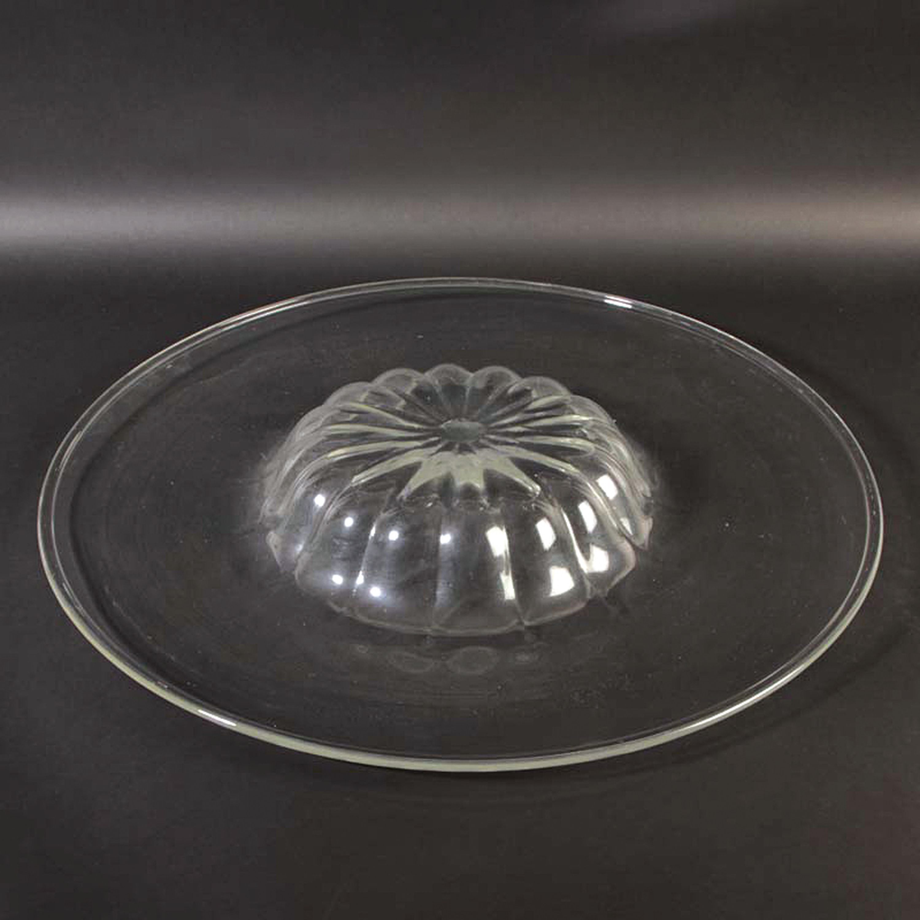 Detail c: Große runde Schale, Capellin Venini Murano, farbloses mundgeblasenes Glas, gem. Soffiato, gewölbter Rand, H. ca. 6cm, D. ca. 55cm