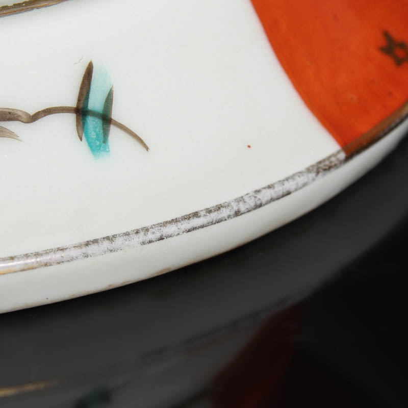 Detail i: Große Deckelvase, Aelteste Volkstedt, um 1930/35, Porzellan, polychrome Bemalung in Wiener Manier, mit Deckel, Bodenmarke, H. 42 cm