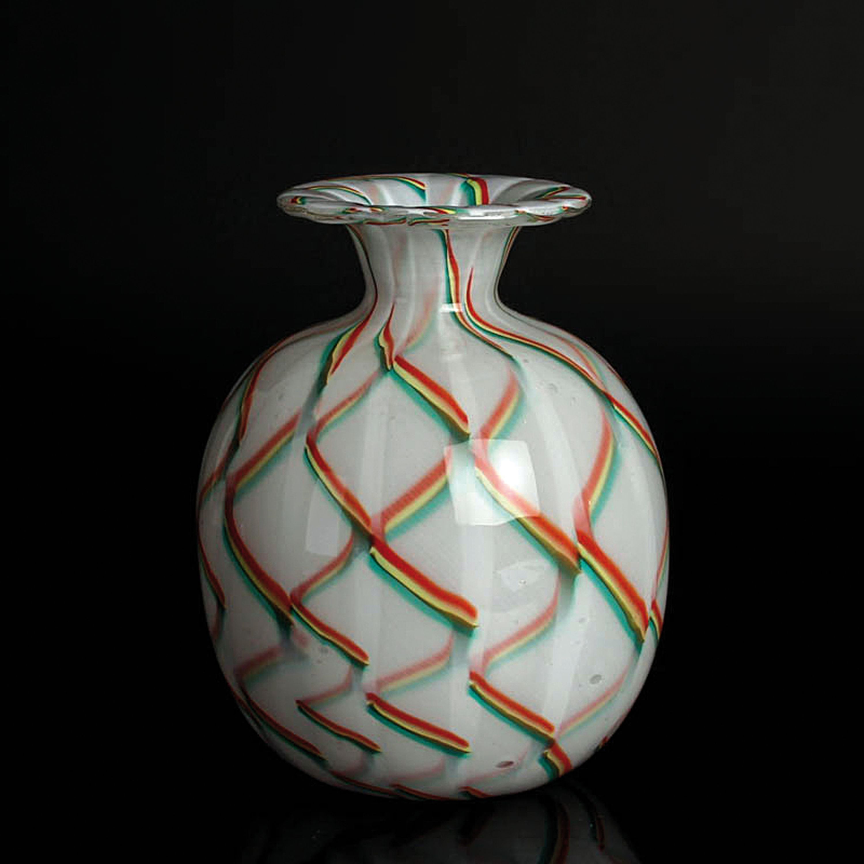 Ziervase aus der Serie "Calabash", James Carpenter für Venini, farbloses Glas, milchweisse und mehrfarbige Einschmelzungen, H. 20 cm