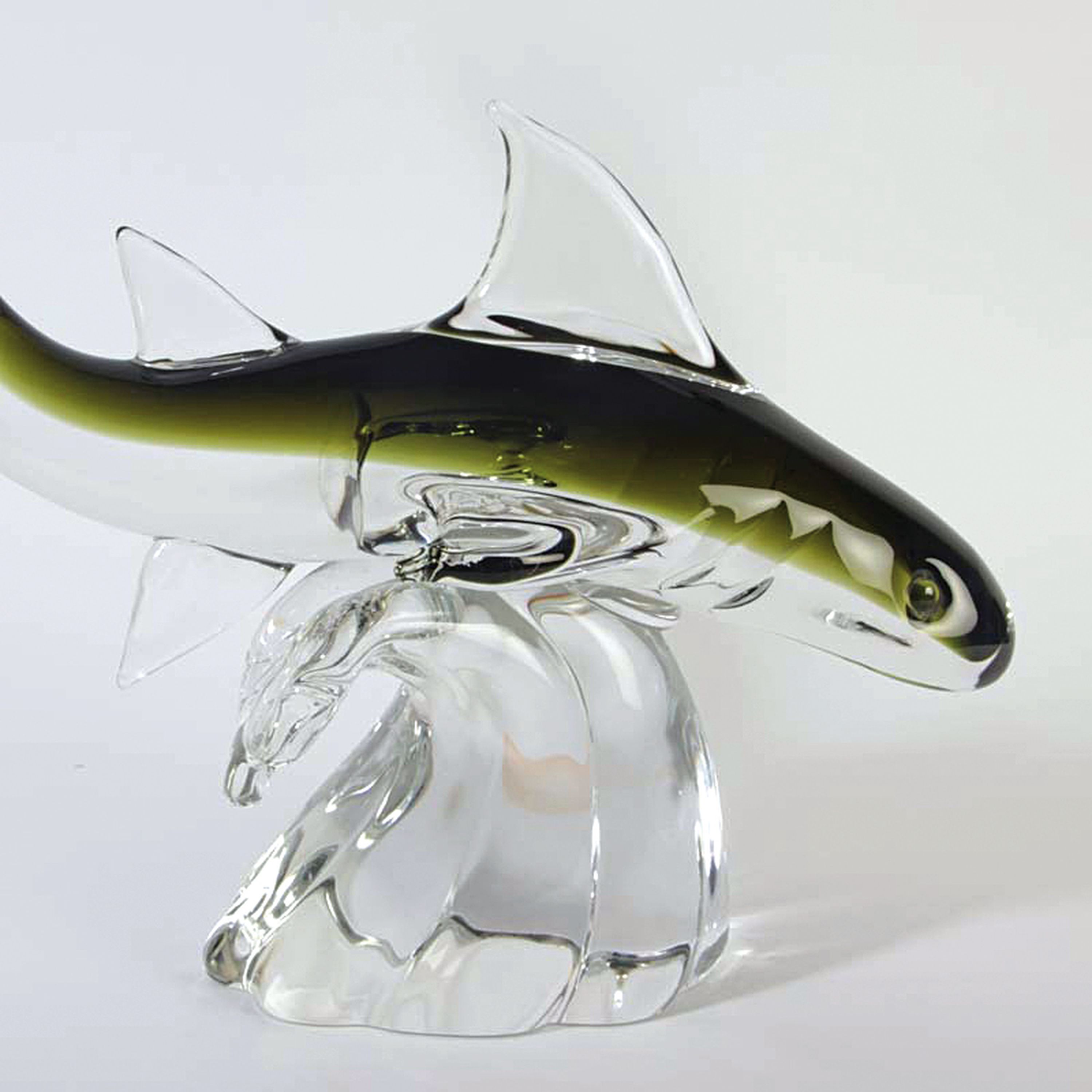 Detail c: Große Skulptur, Antoni da Ros für Cenedese Murano, Hai auf Welle, mundgeblasen, farbloses Glas mit grünem Innenüberfang, H. ca. 46cm, L.ca. 56cm