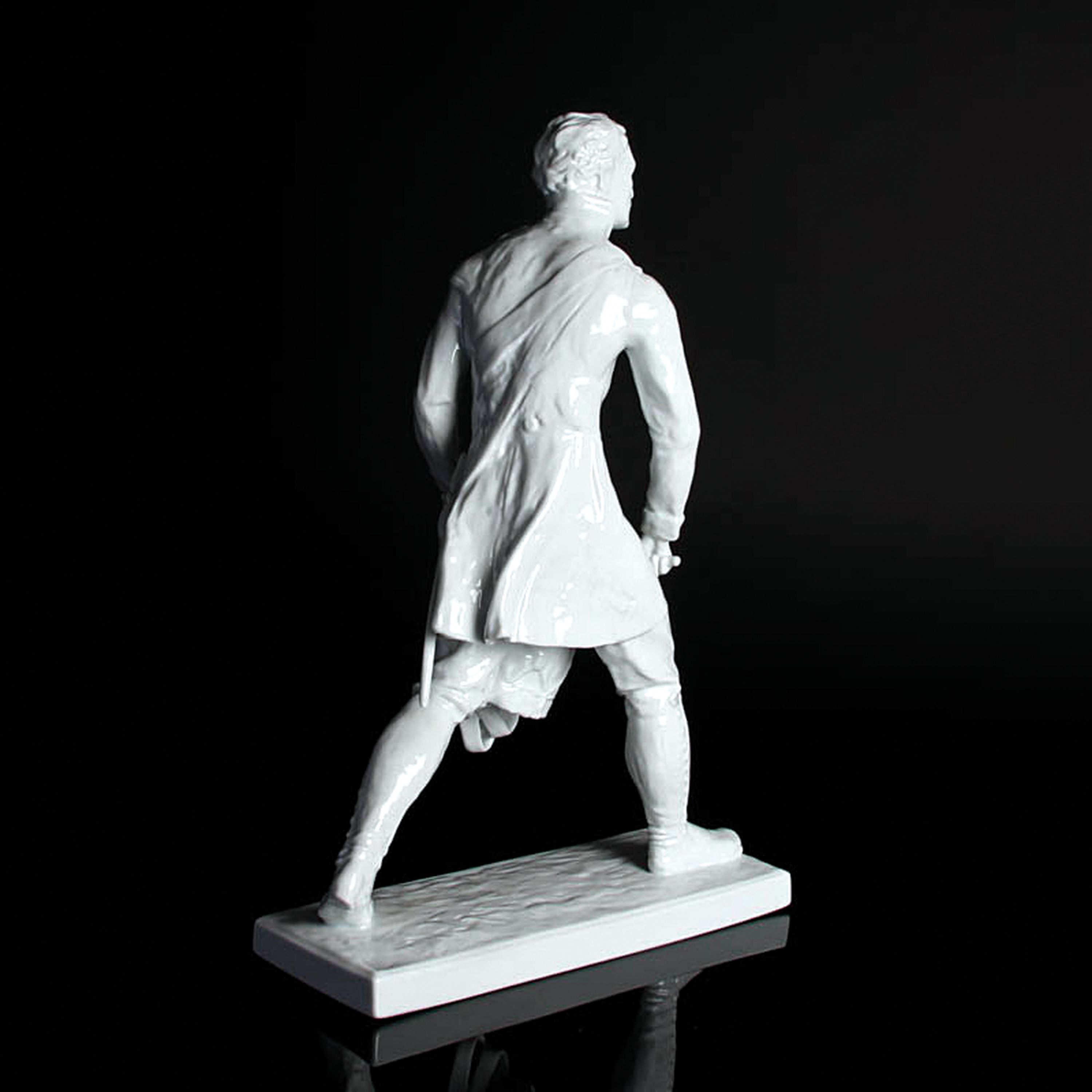 Detail d: Porzellanfigur Trommler Lützower Regiment, Schwarzburger Werkstätten, Entw. W. Schmarje , Weißporzellan, monogrammiert, H. 42 cm