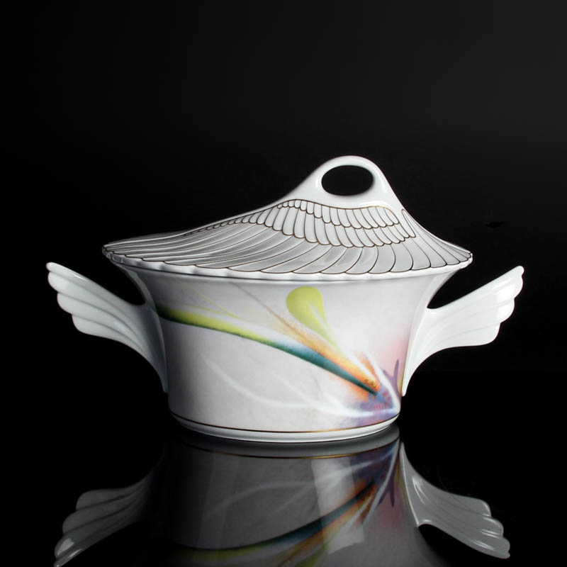 Detail a: Deckelschüssel/Ragoutschüssel, Rosenthal "Mythos", Entwurf Paul Wunderlich, bunt staffiert, Goldstaffage, H. ca. 19cm