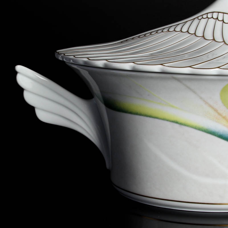 Detail d: Deckelschüssel/Ragoutschüssel, Rosenthal "Mythos", Entwurf Paul Wunderlich, bunt staffiert, Goldstaffage, H. ca. 19cm