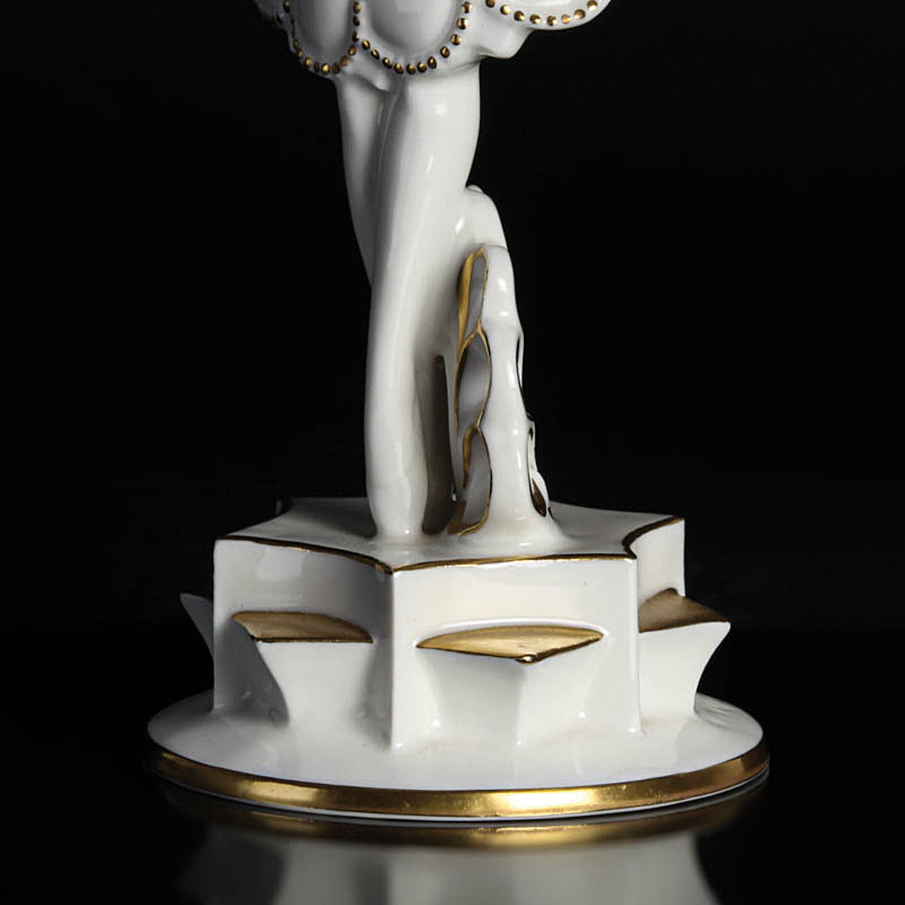Detail c: 2 Porzellanfiguren, Hutschenreuther, Abteilung für Kunst, 1x Tänzerin, weiß mit Goldstaffage, H. ca. 23cm, 1x Tänzerin mit goldfarbener Kugel, ...