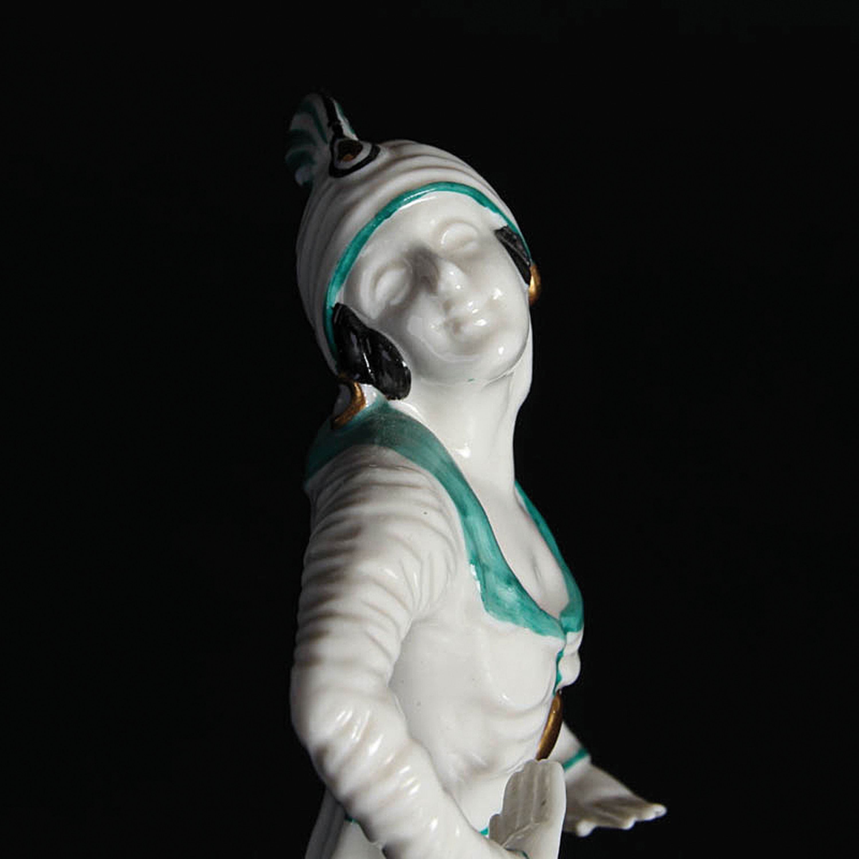 Detail h: 2 Porzellanfiguren, Hutschenreuther, Abteilung für Kunst, 1x Tänzerin, weiß mit Goldstaffage, H. ca. 23cm, 1x Tänzerin mit goldfarbener Kugel, ...