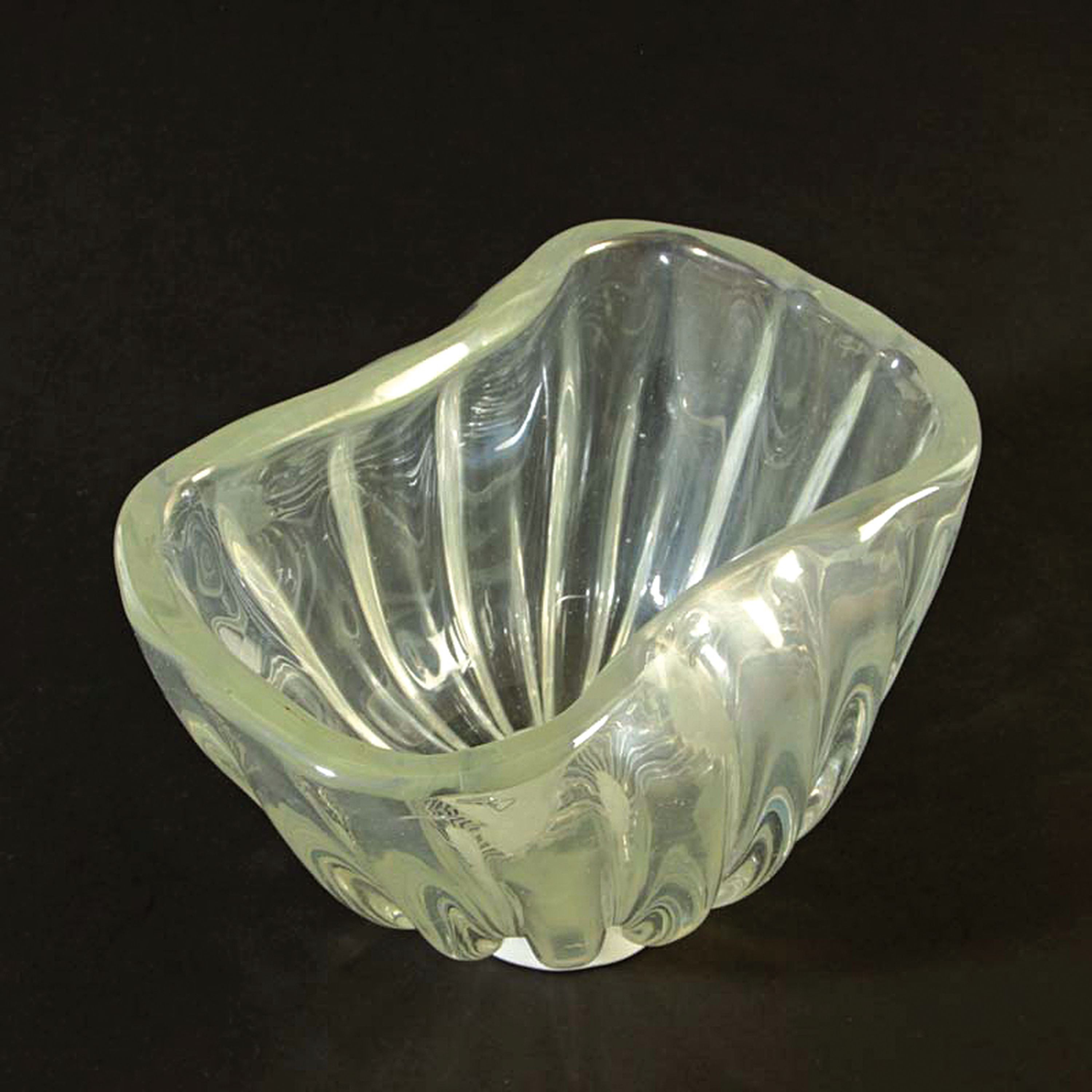 Detail b: Schale, Murano, wohl Barovier & Toso, Sockel sog. pasto bianco, dickwandiges geripptes Glas mit feinem Lüster, H. ca. 14cm