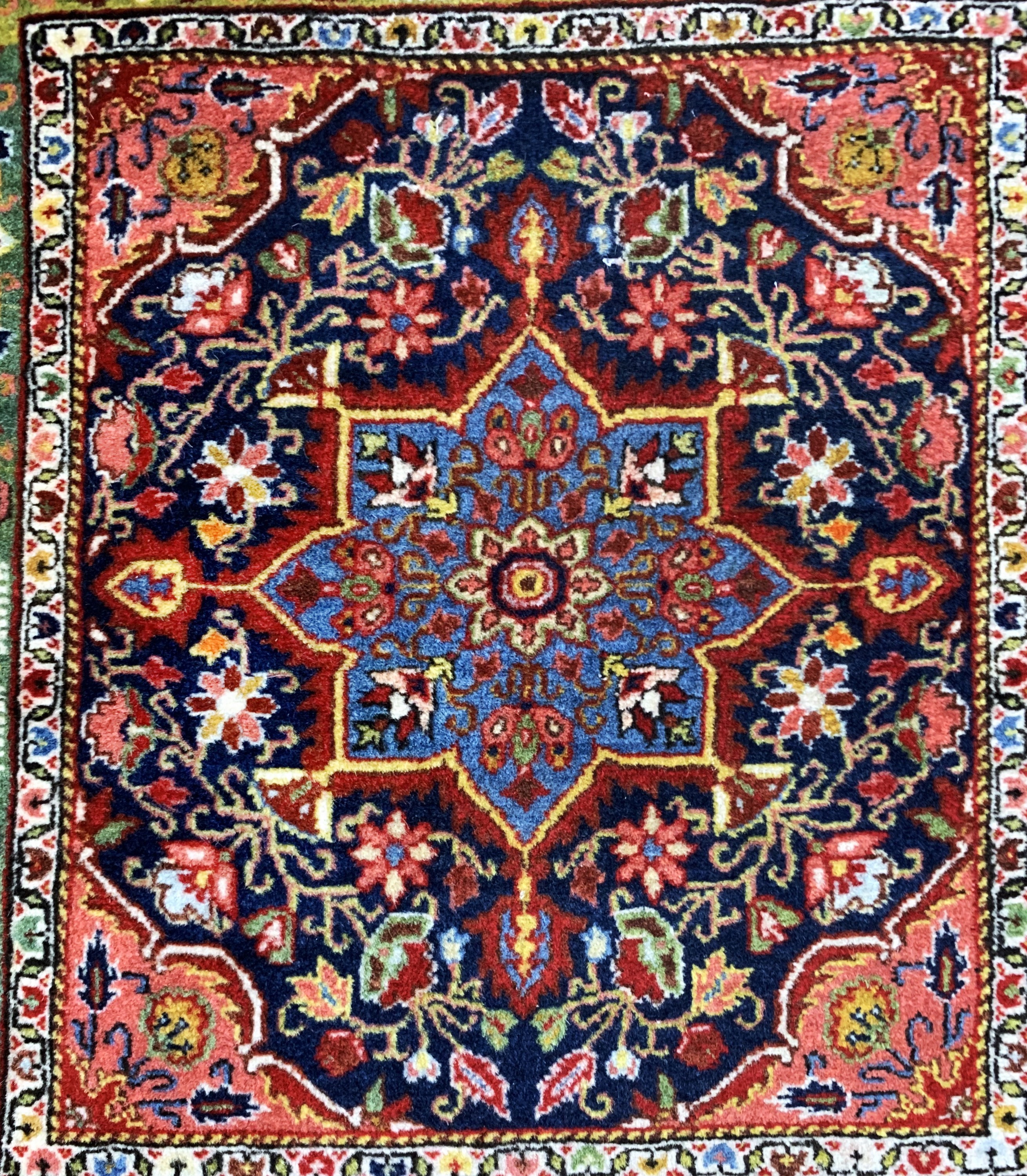 Detail b: Djosan fein alt, Persien, Anfang 20.Jhd, Korkwolle auf Baumwolle, ca. 68 x 62 cm, EHZ: 2