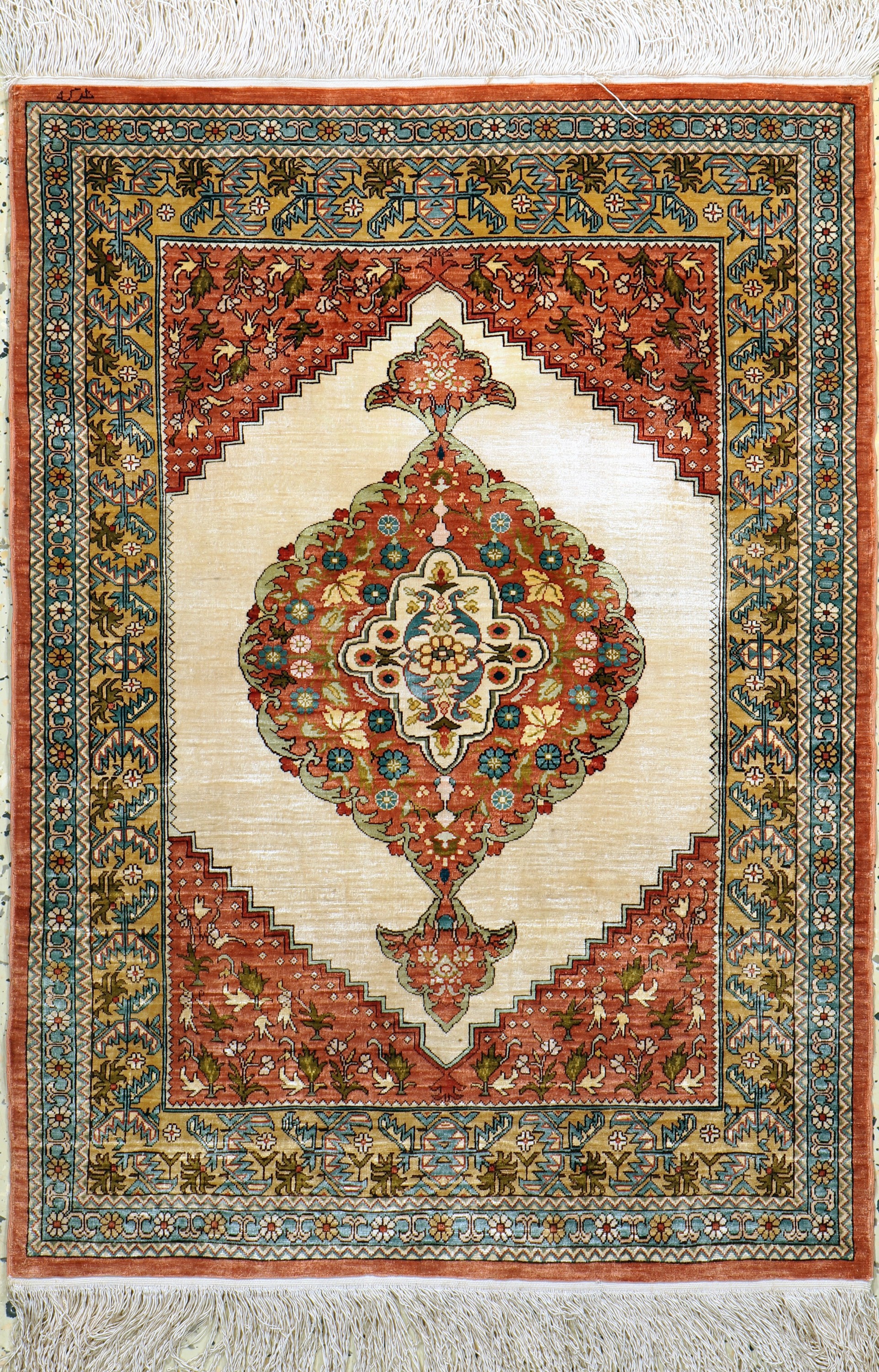 Hereke Seide fein signiert, Türkei, Ende 20.Jhd, reine Naturseide, ca. 87 x 64 cm, ca. 1,0 Mio. Kn/qm, EHZ: 1-2
