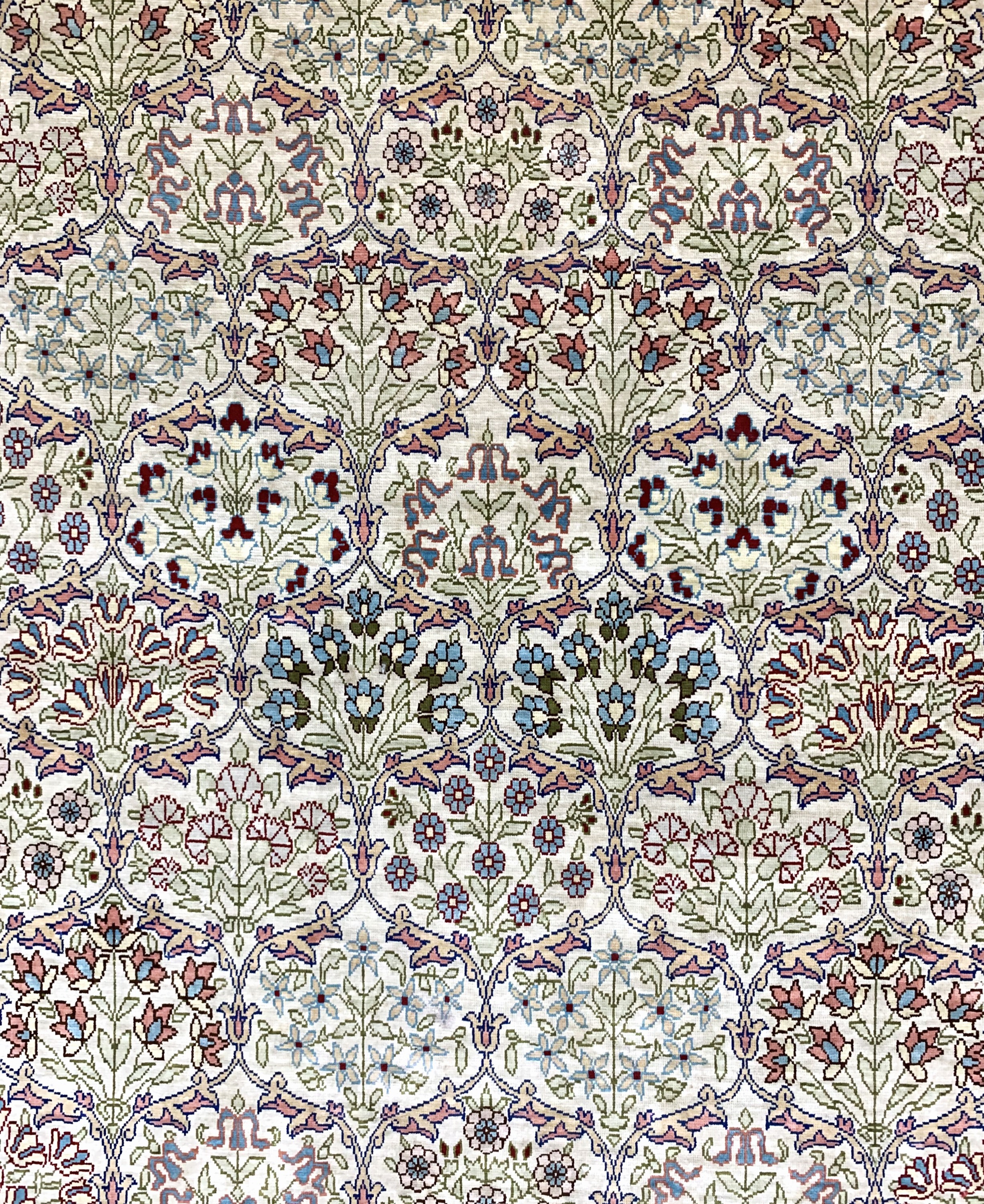 Detail b: Hereke Seide fein signiert, Türkei, Mitte 20.Jhd, reine Naturseide, ca. 139 x 89 cm, ca.1,0 Mio. Kn/qm, EHZ: 1-2