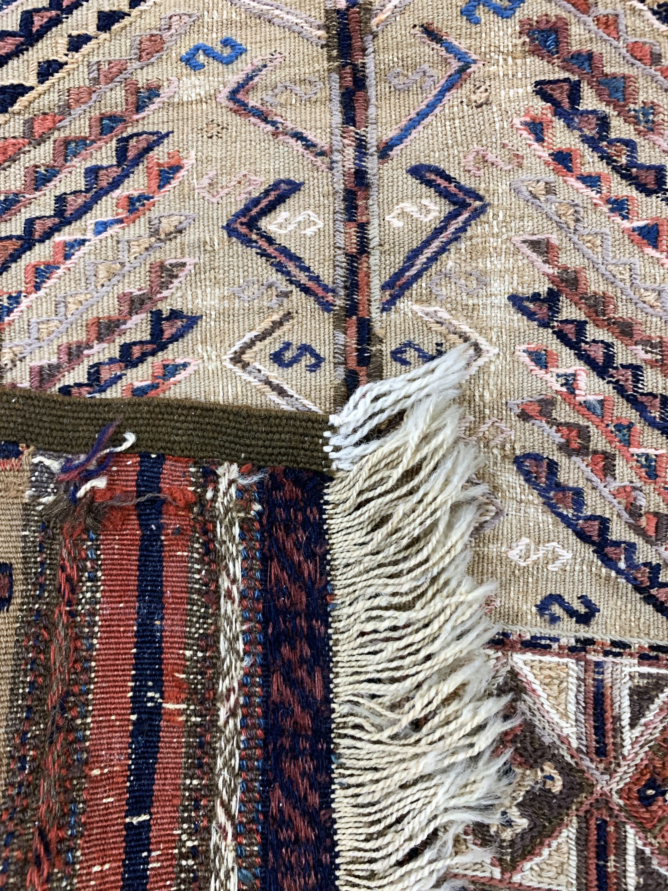 Detail d: Belutsch Kelim Persien, Flachgewebt, um 1900, Wolle auf Wolle, ca. 190 x 63 cm, EHZ: 3(geflickt)