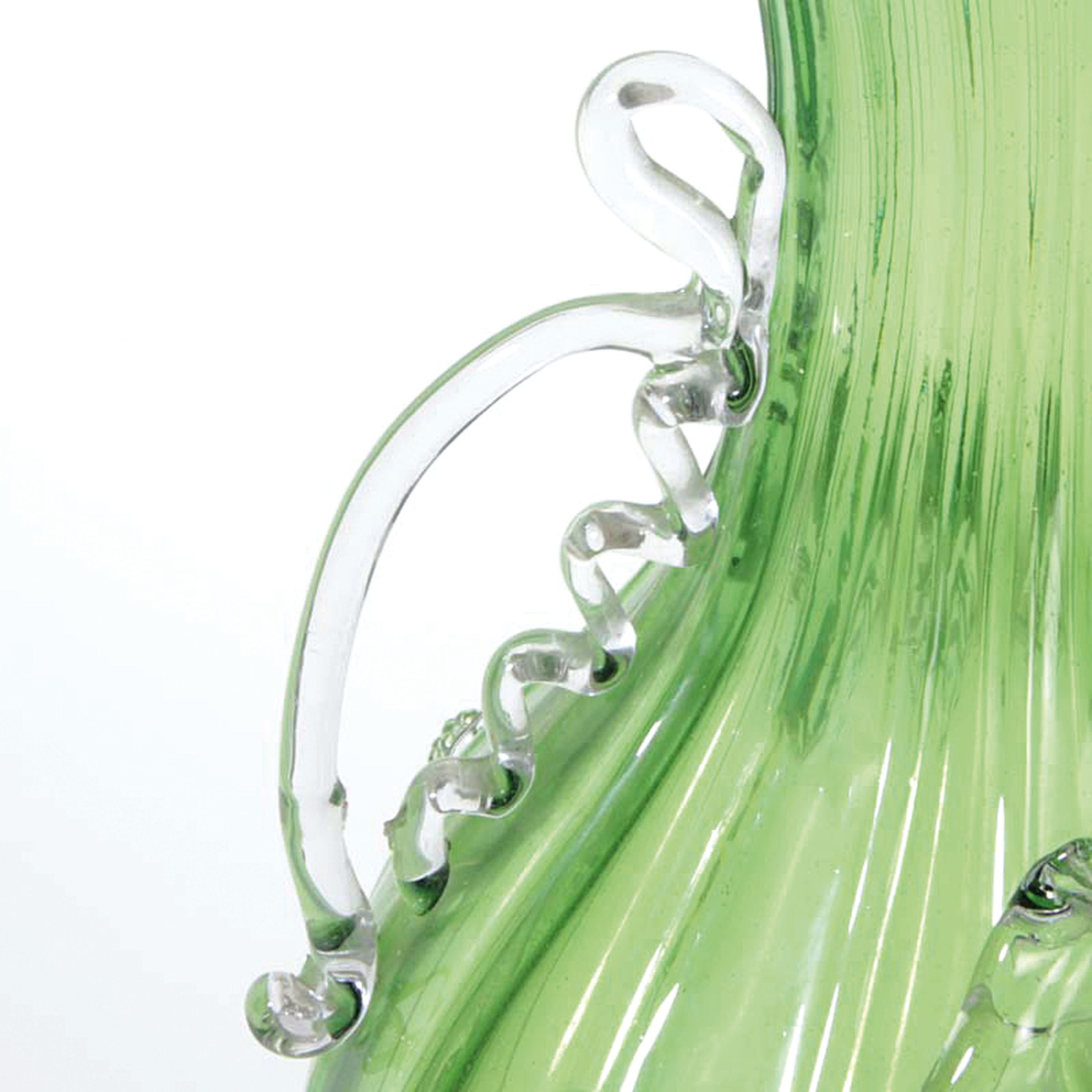 Detail e: Vase, Murano, Salviati oder Barovier & Toso, um 1915, mundgeblasenes grünes Glas am oberen Rand mehrfach ausgezogen, applizierte Henkel und ...