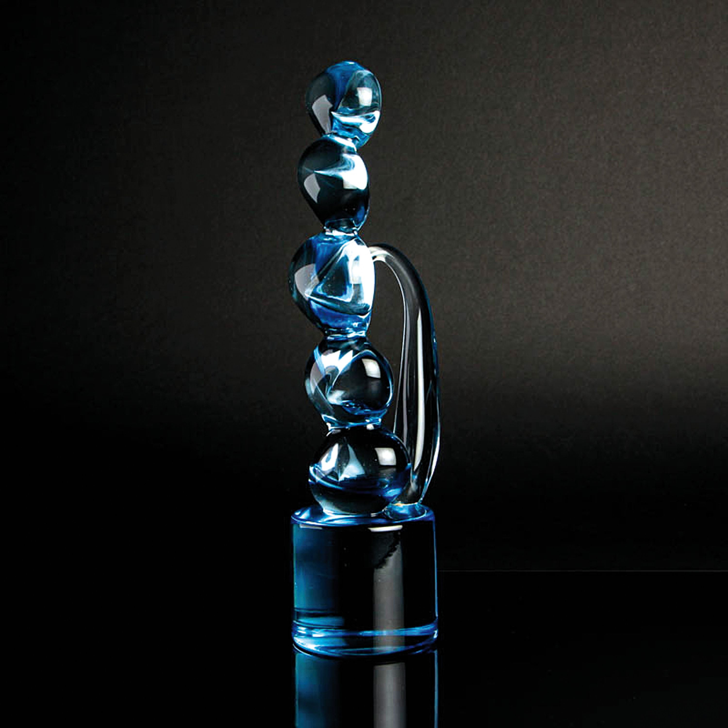 Detail a: Glasskulptur, Ermanno Nason für Cenedese, Murano, hellblau getöntes Glas, übereinander gestapelte Kugeln, H. 32 cm